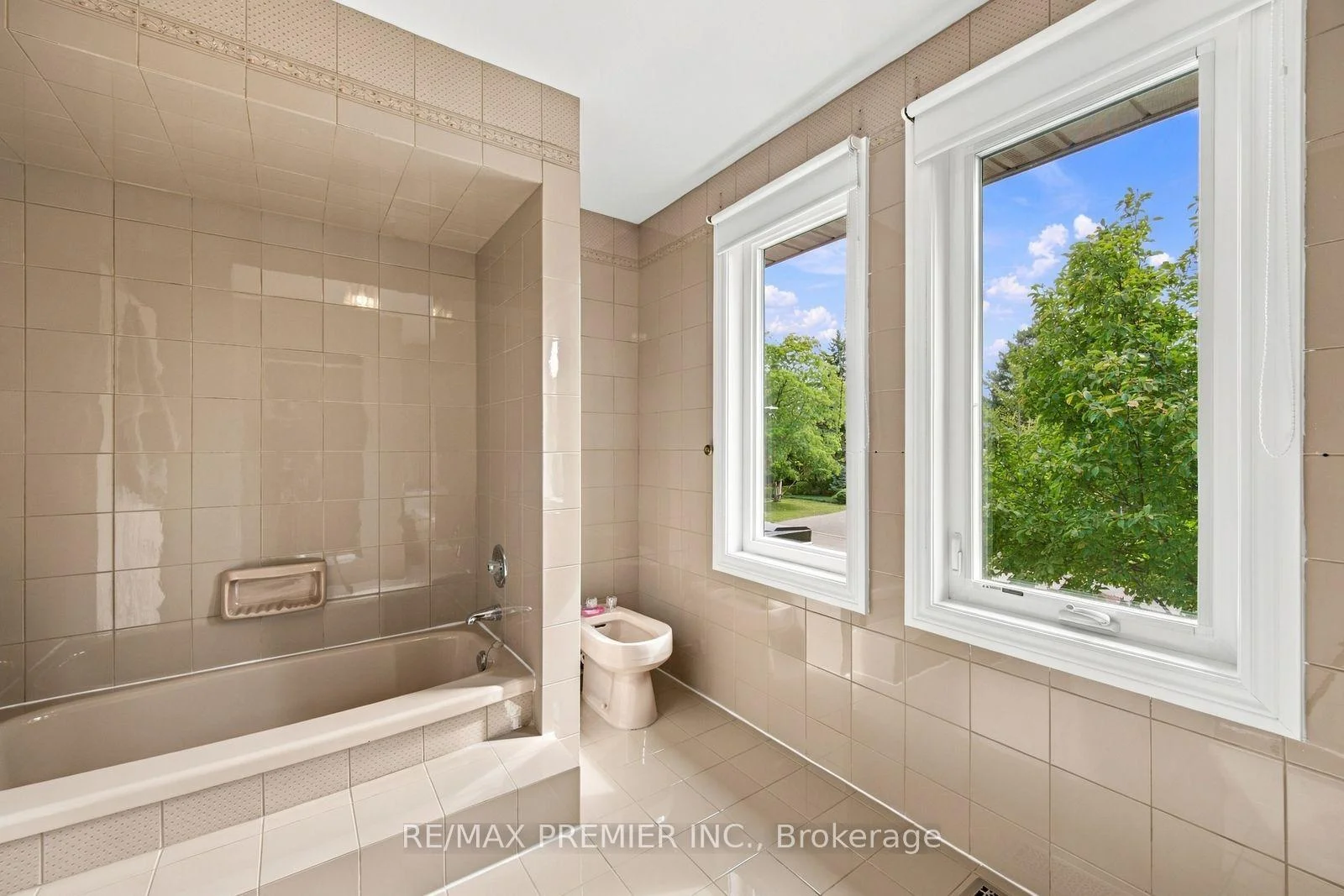 Photo 34 of 98 Cairnburg Place, Vaughan, Islington Woods — HOMEH