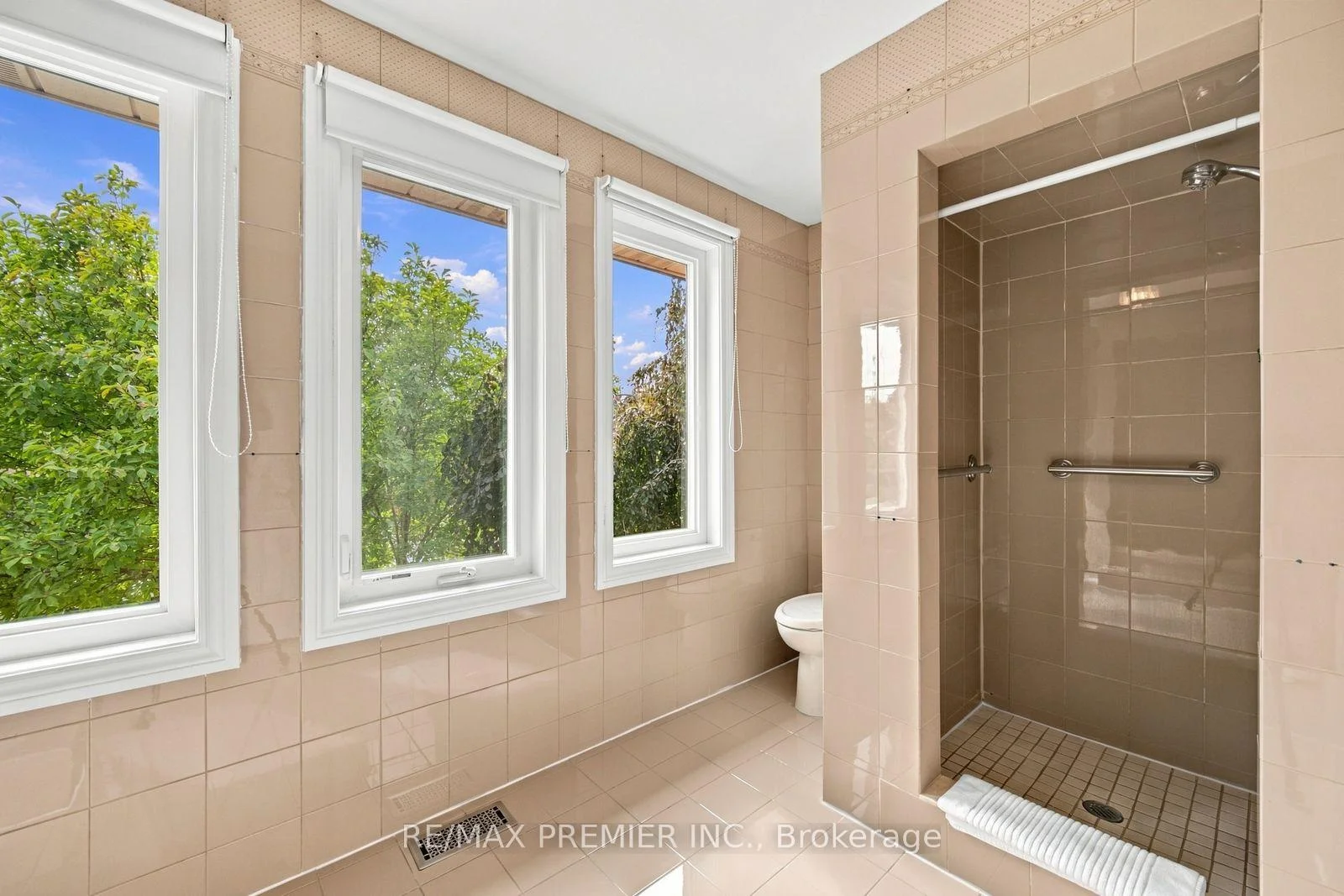Photo 35 of 98 Cairnburg Place, Vaughan, Islington Woods — HOMEH