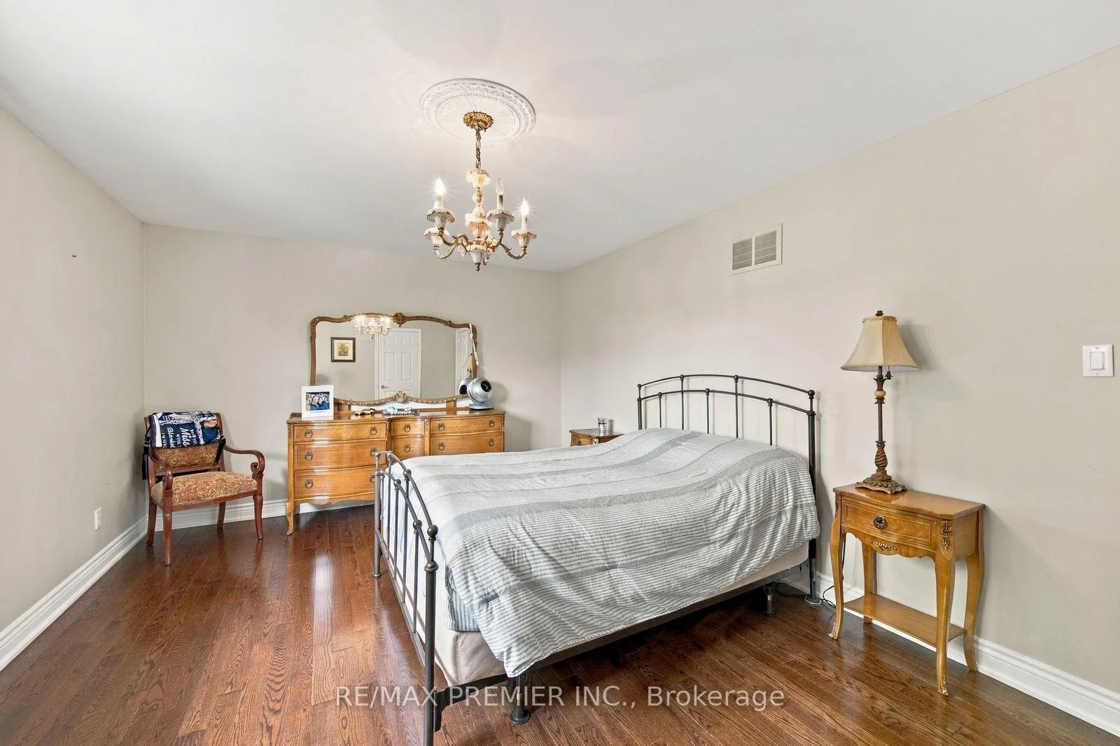 Photo 37 of 98 Cairnburg Place, Vaughan, Islington Woods — HOMEH