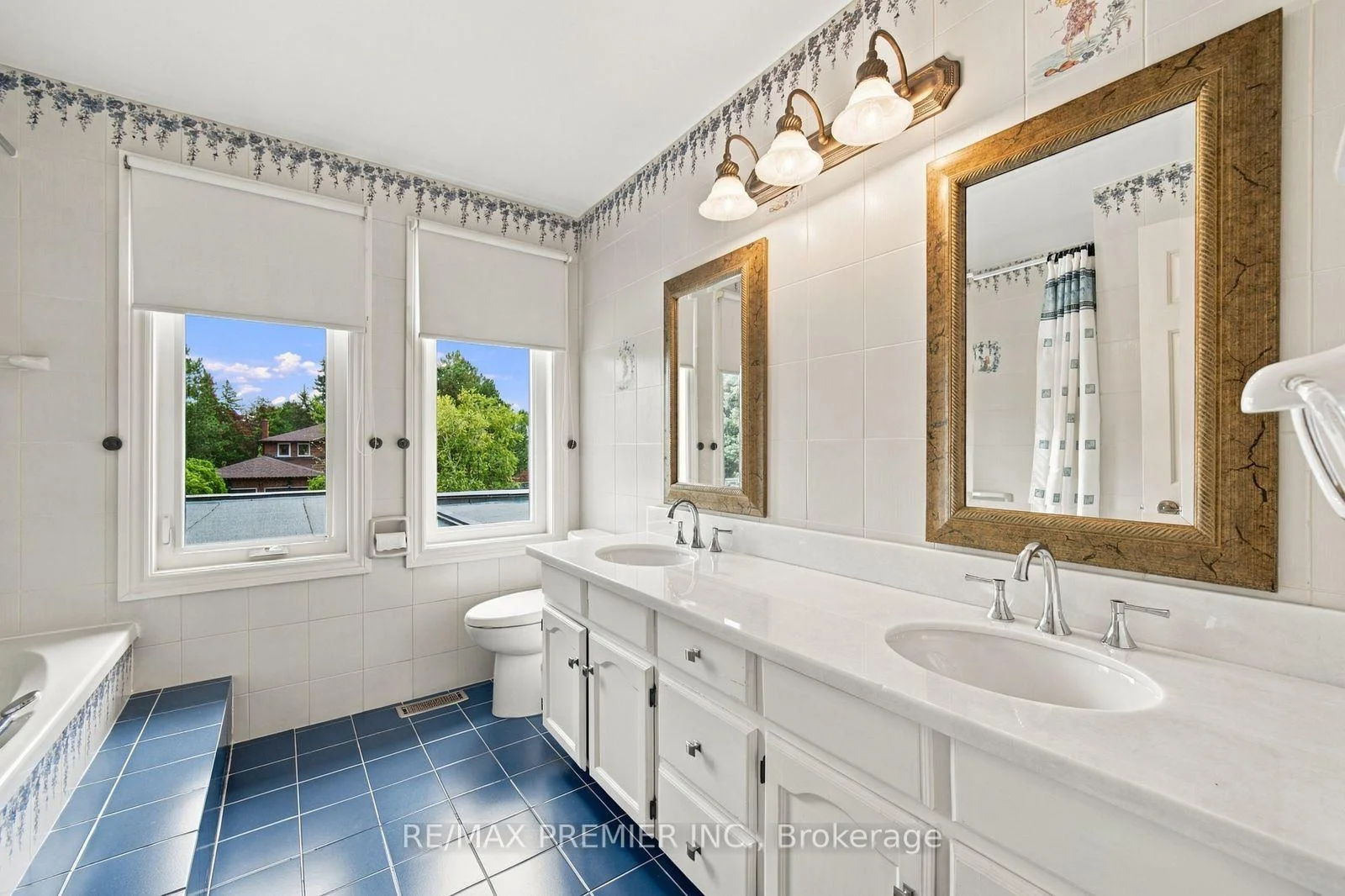 Photo 39 of 98 Cairnburg Place, Vaughan, Islington Woods — HOMEH