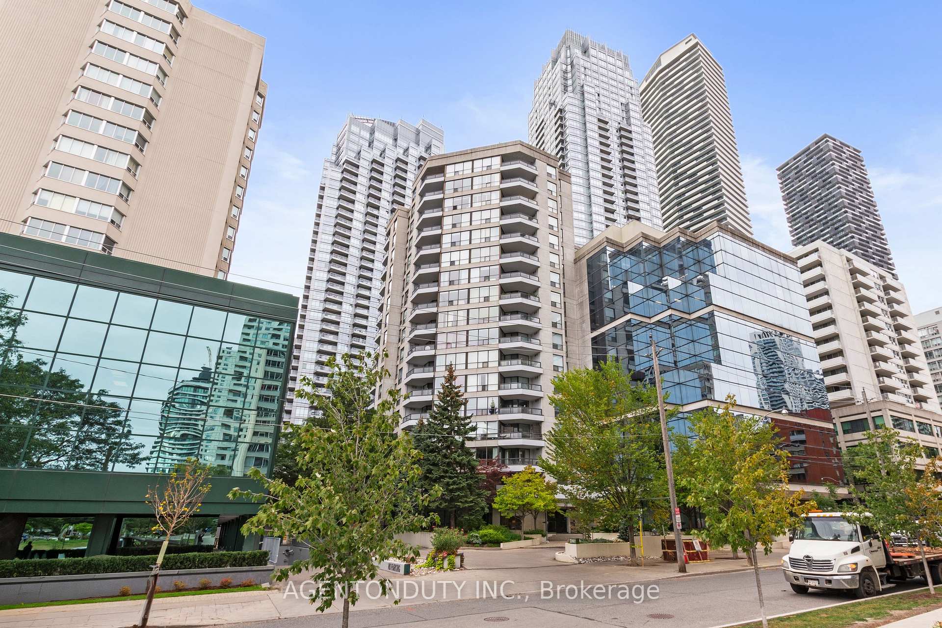 Photo of Unit 1003, 30 Holly Street
