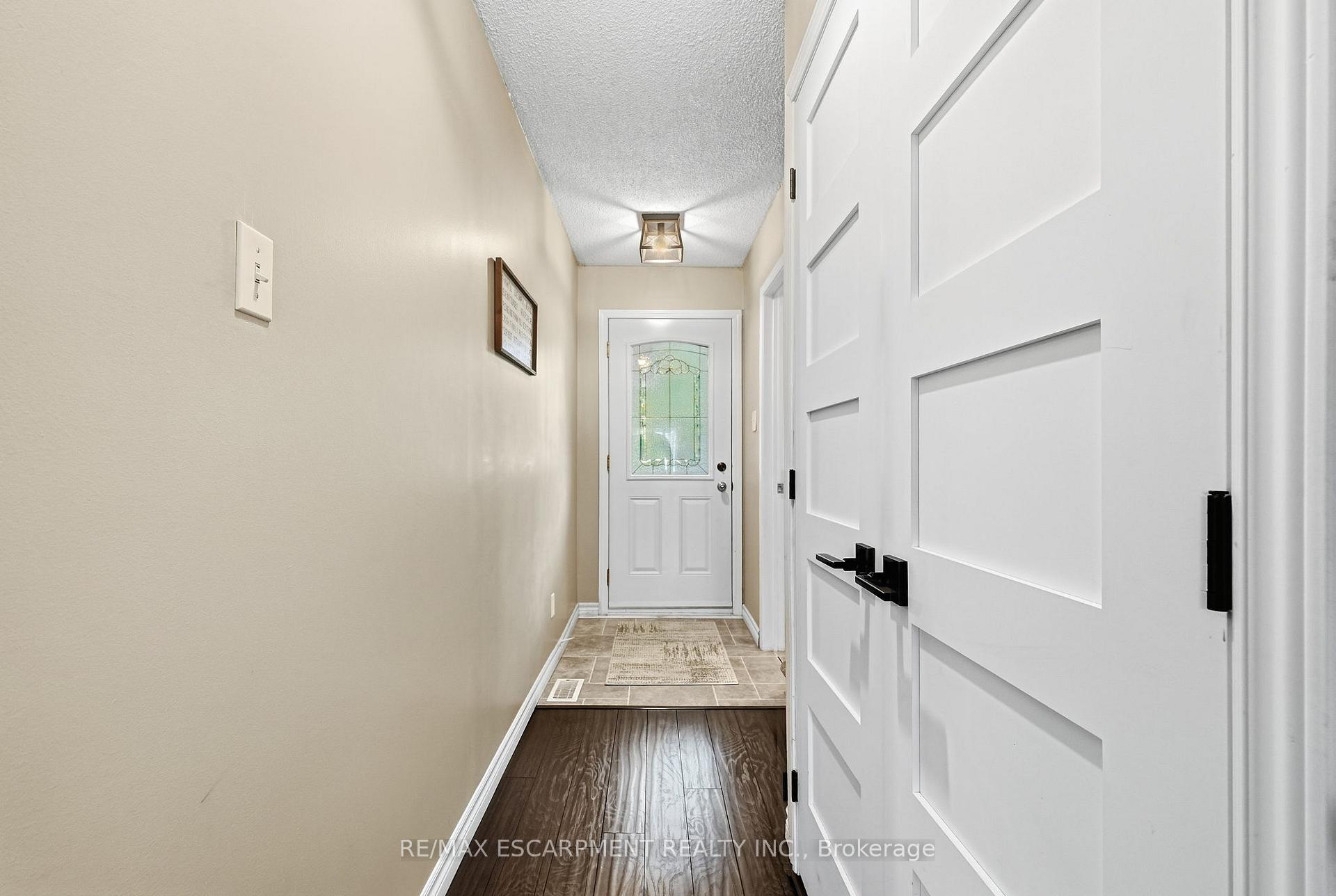 Photo 4 of 53 Bryna Avenue S, Hamilton, Greeningdon — HOMEH