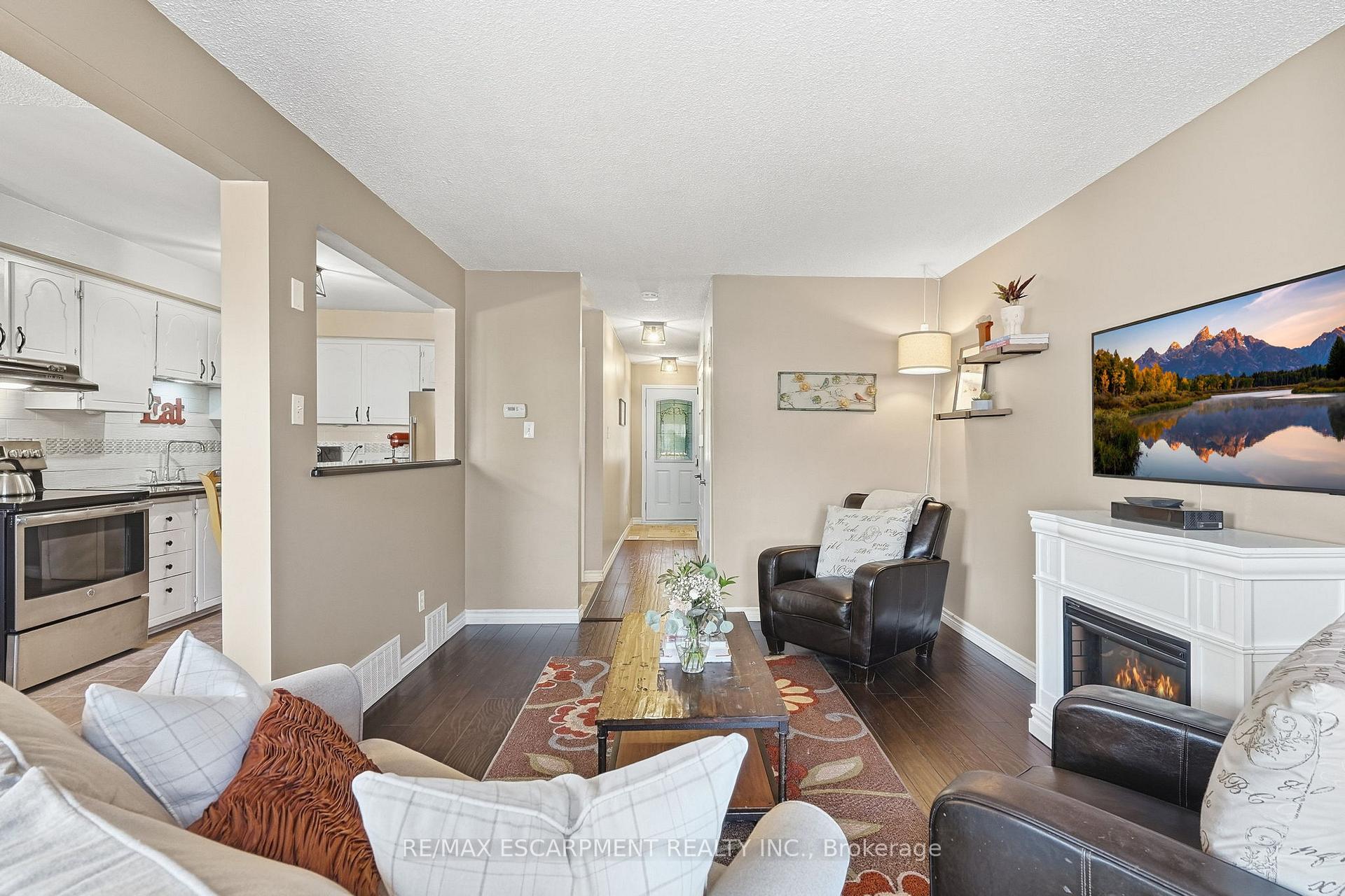 Photo 8 of 53 Bryna Avenue S, Hamilton, Greeningdon — HOMEH