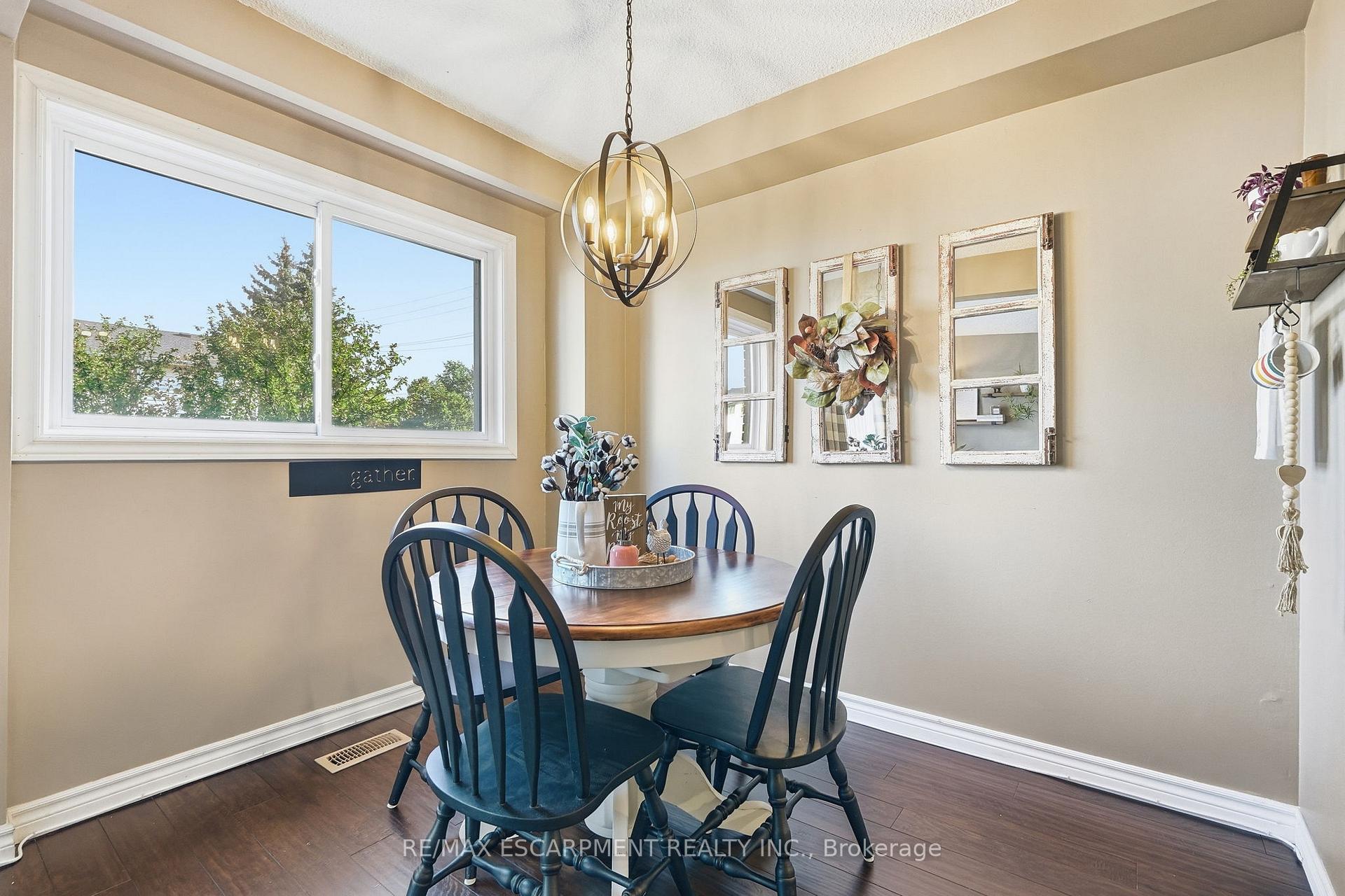 Photo 10 of 53 Bryna Avenue S, Hamilton, Greeningdon — HOMEH
