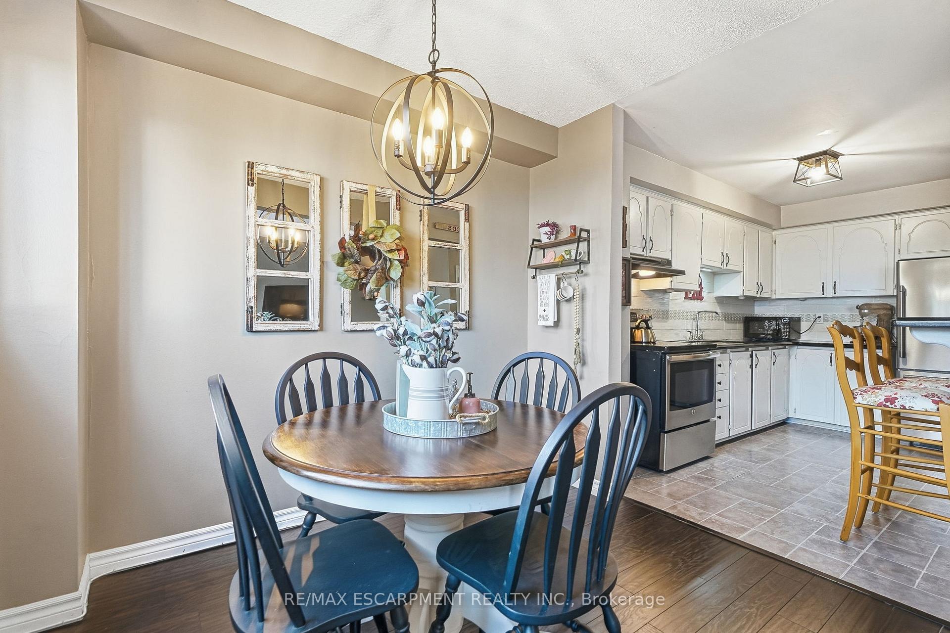 Photo 11 of 53 Bryna Avenue S, Hamilton, Greeningdon — HOMEH