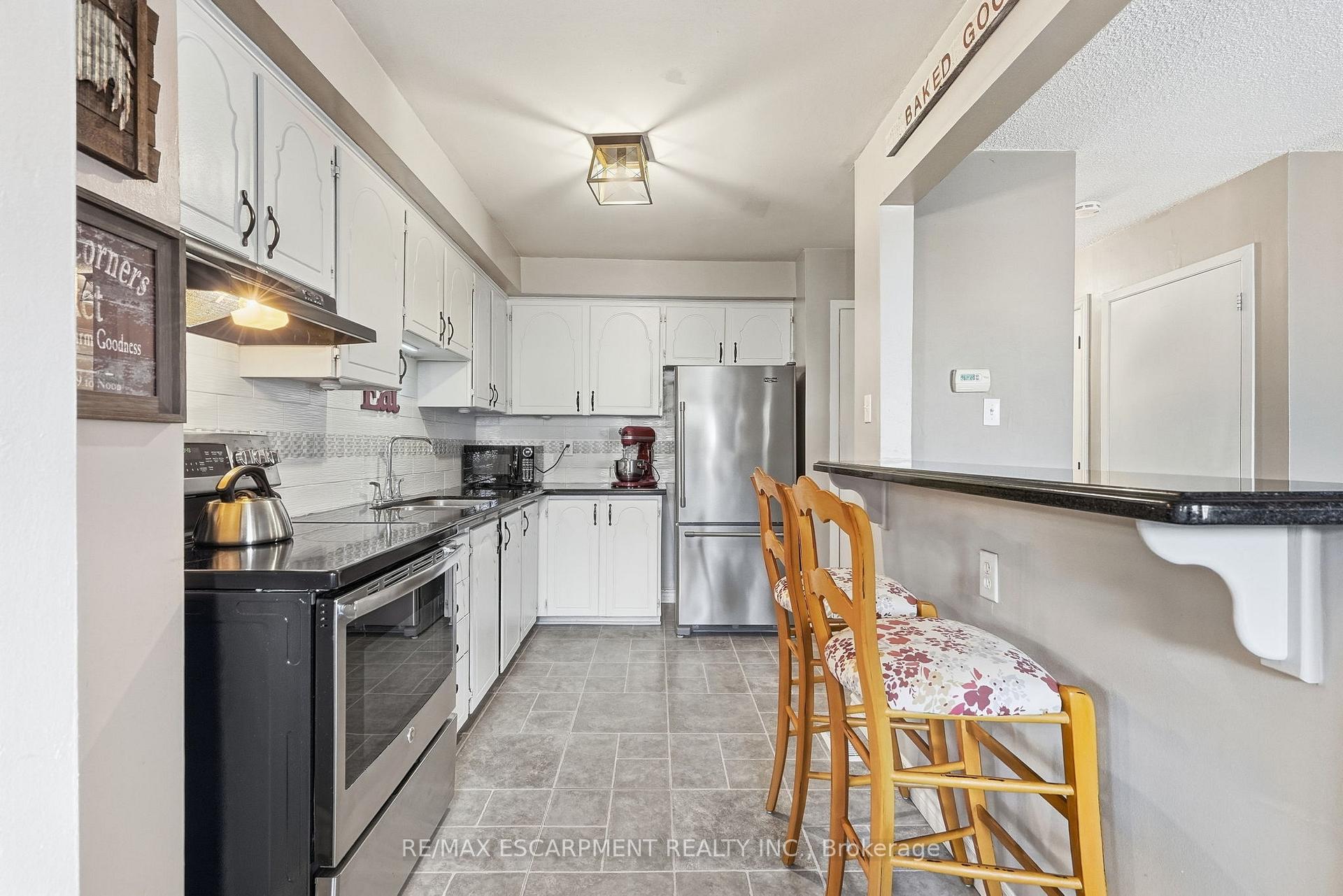 Photo 14 of 53 Bryna Avenue S, Hamilton, Greeningdon — HOMEH