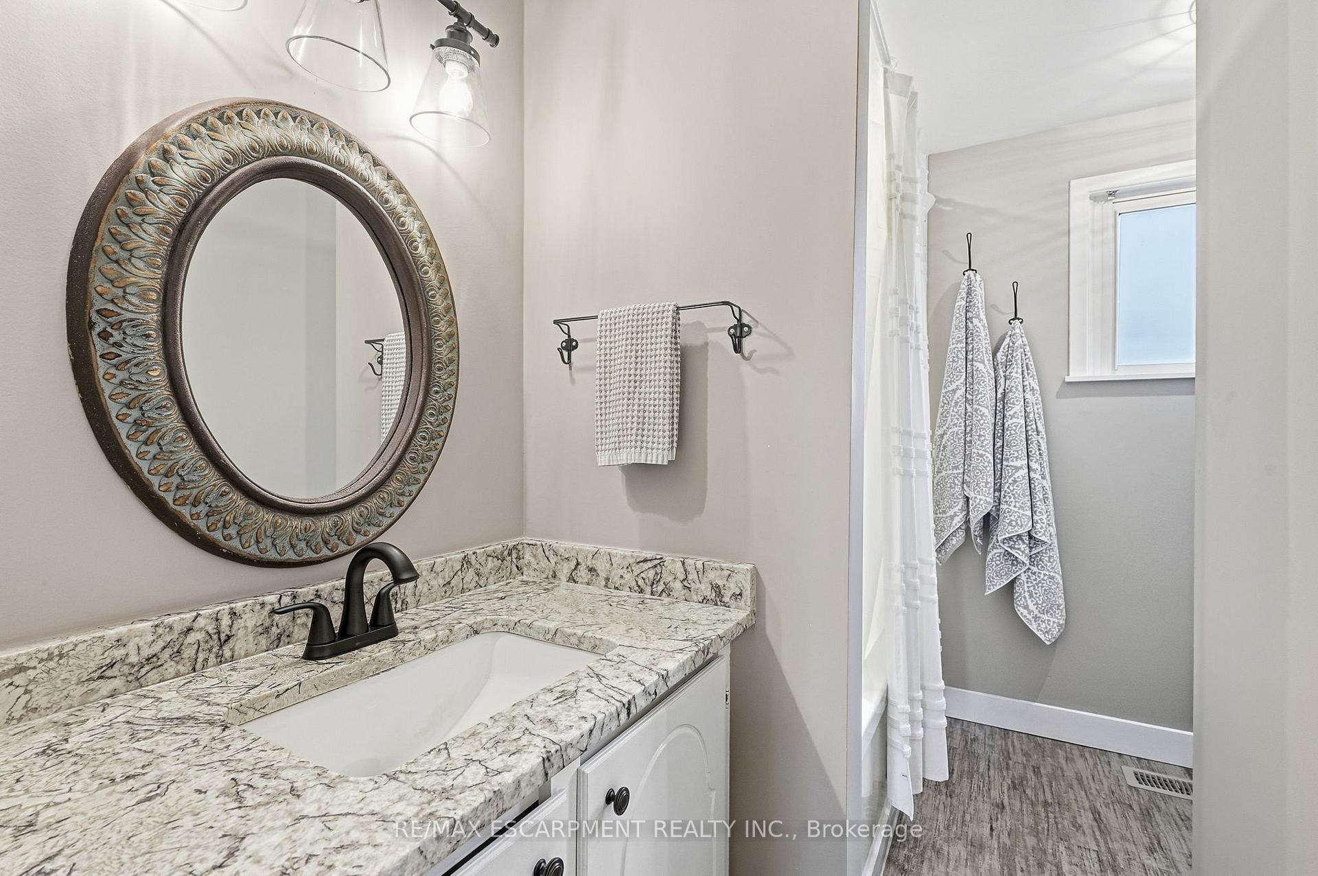 Photo 27 of 53 Bryna Avenue S, Hamilton, Greeningdon — HOMEH