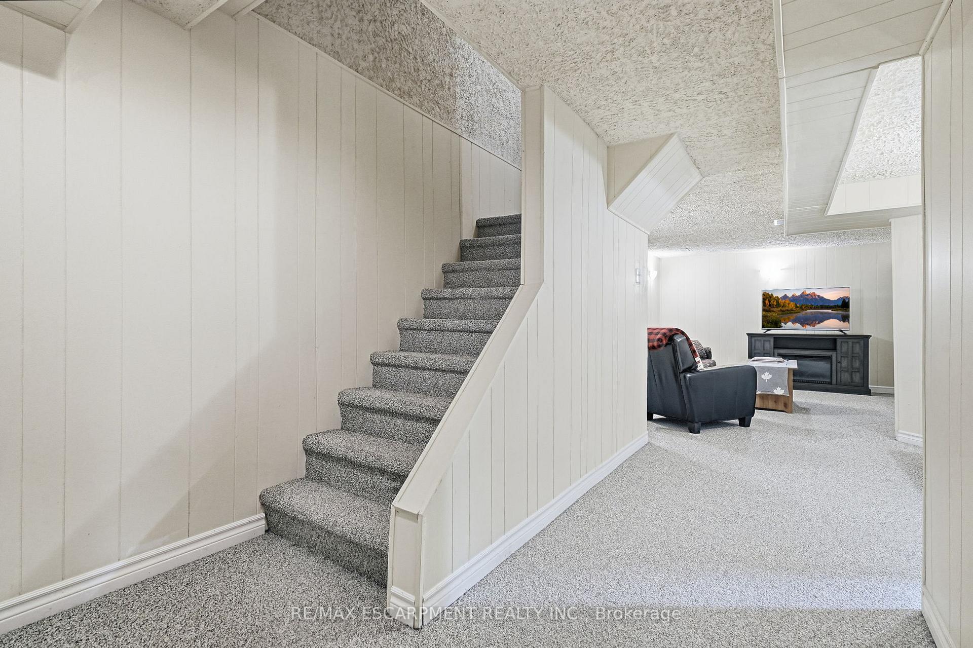 Photo 30 of 53 Bryna Avenue S, Hamilton, Greeningdon — HOMEH