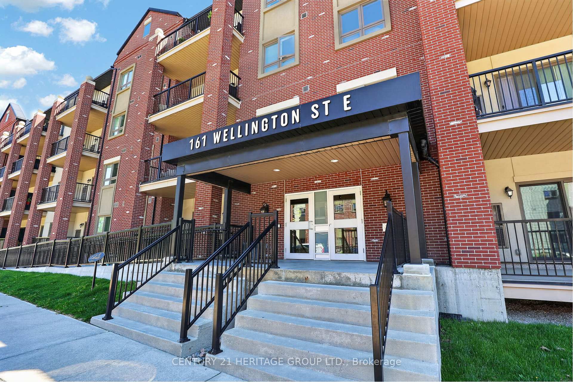 Photo 2 of Unit 410, 161 Wellington Street E, New Tecumseth, Alliston — HOMEH