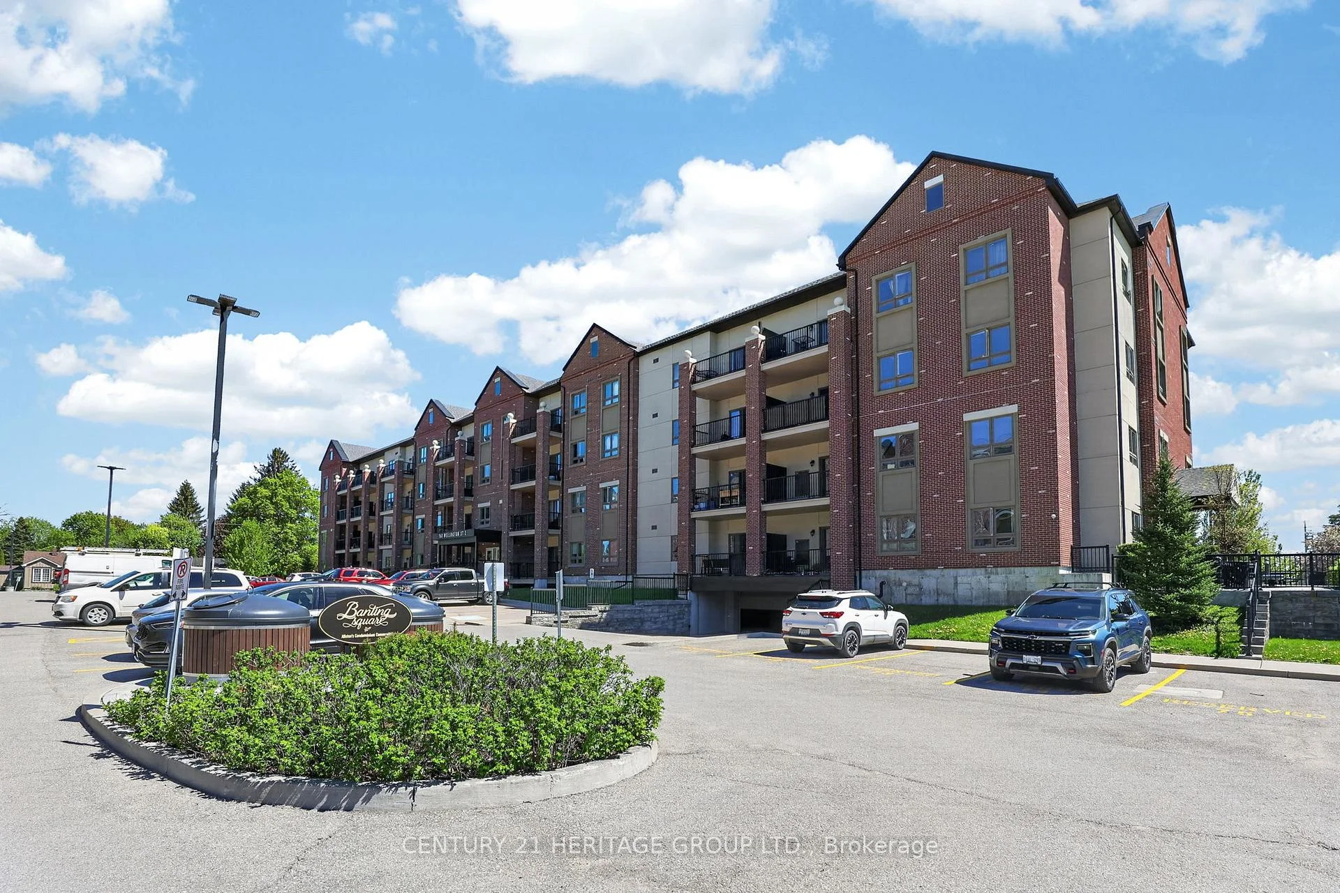 Photo 5 of Unit 410, 161 Wellington Street E, New Tecumseth, Alliston — HOMEH