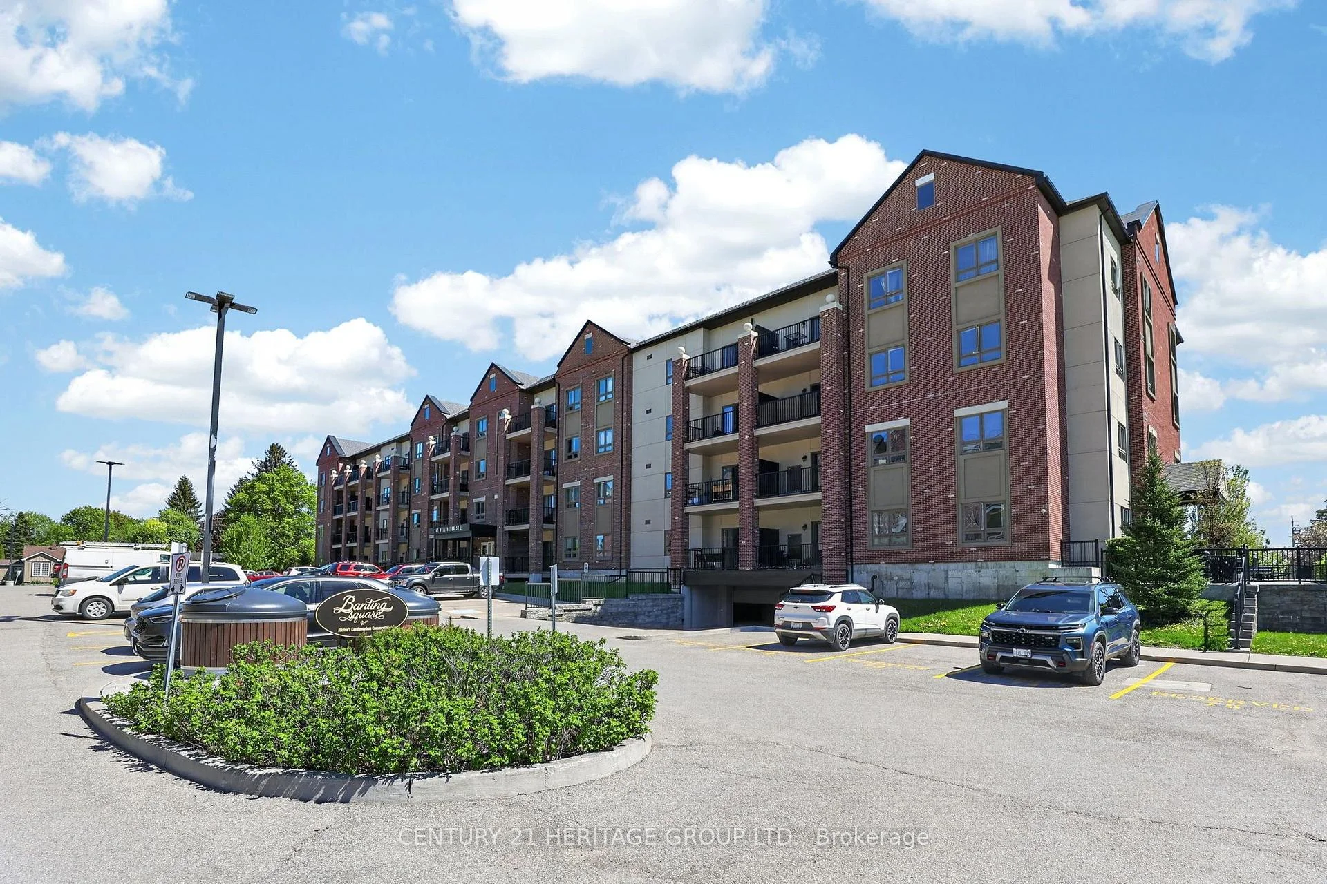 Photo of Unit 410, 161 Wellington Street E