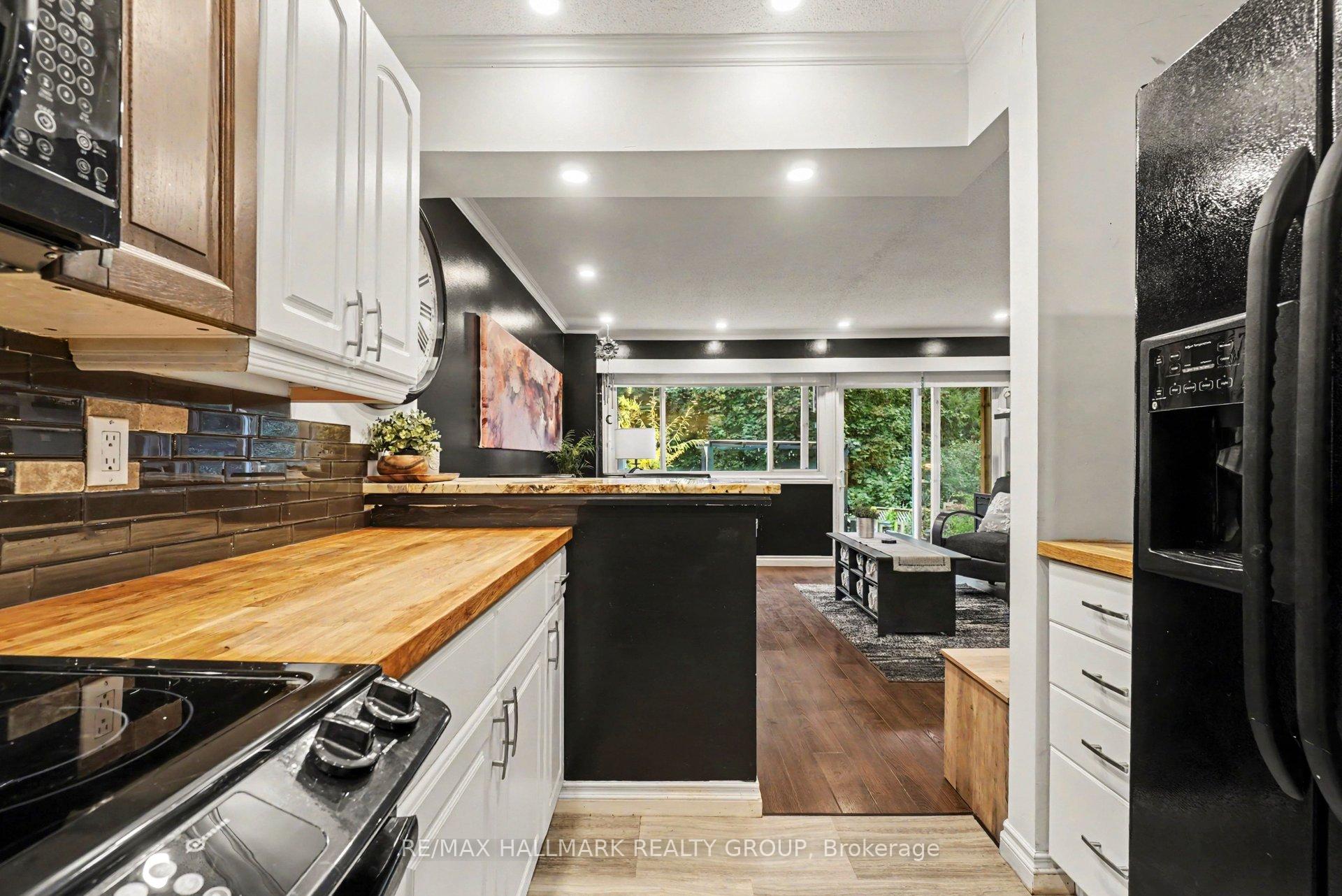 Photo 8 of 46 Tarquin Crescent, Ottawa, Westcliffe Estates — HOMEH