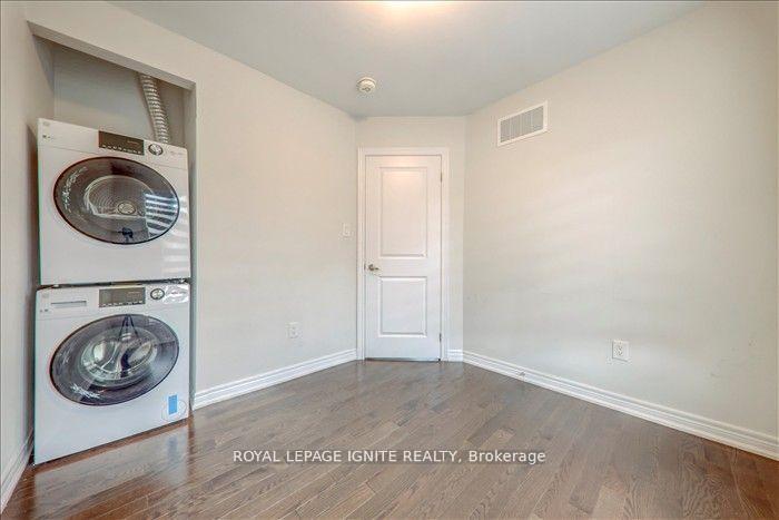 Photo 5 of 11 Waterleaf Road, Markham, Cornell — HOMEH