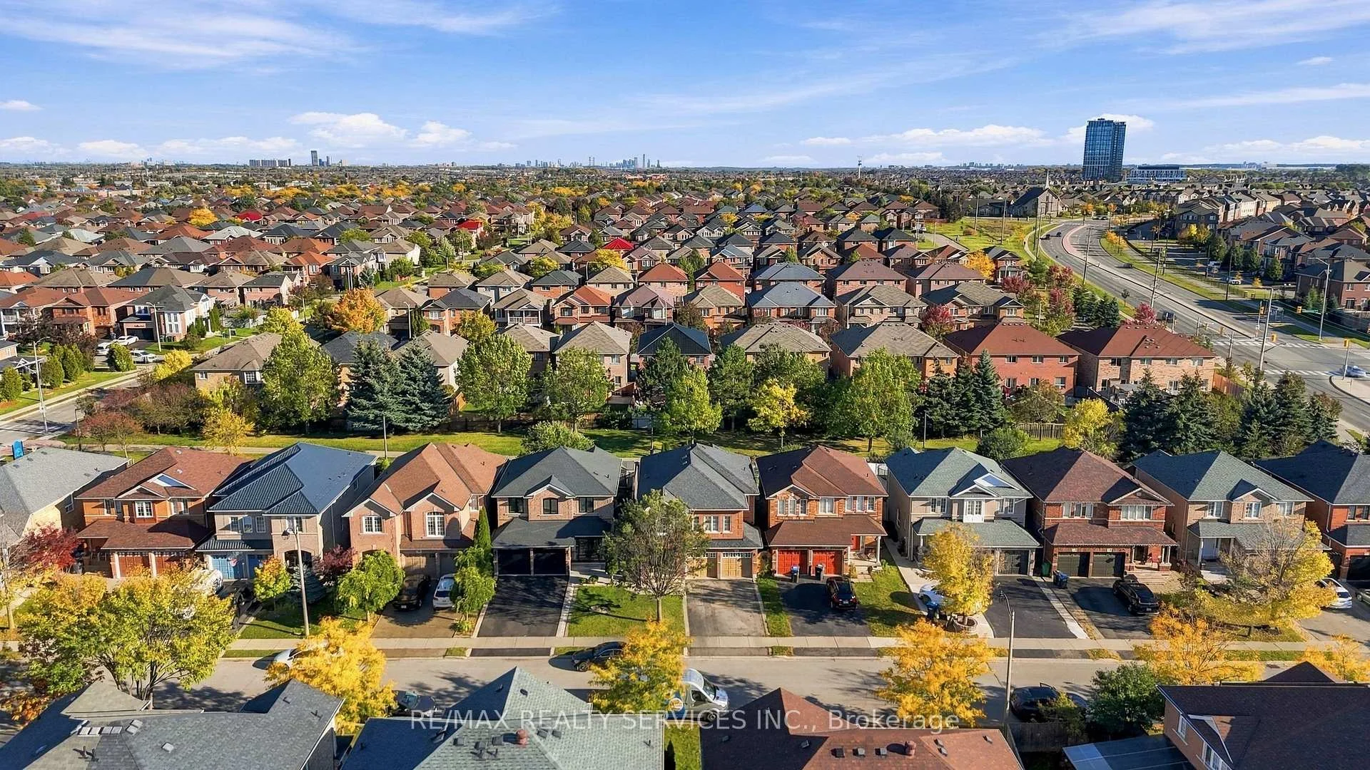 Photo 6 of 14 Dunure Crescent, Brampton, Fletcher's Meadow — HOMEH