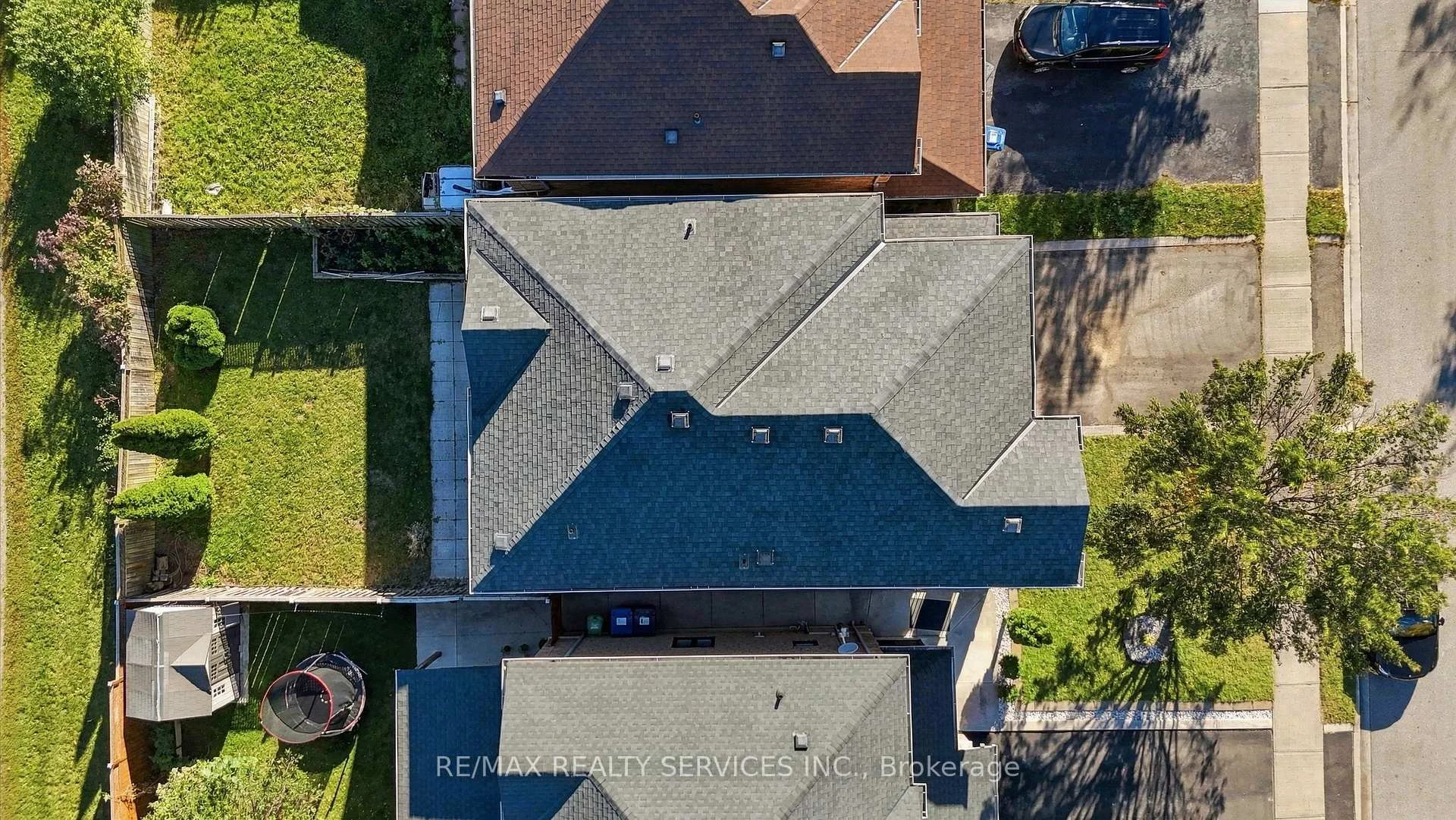 Photo 7 of 14 Dunure Crescent, Brampton, Fletcher's Meadow — HOMEH