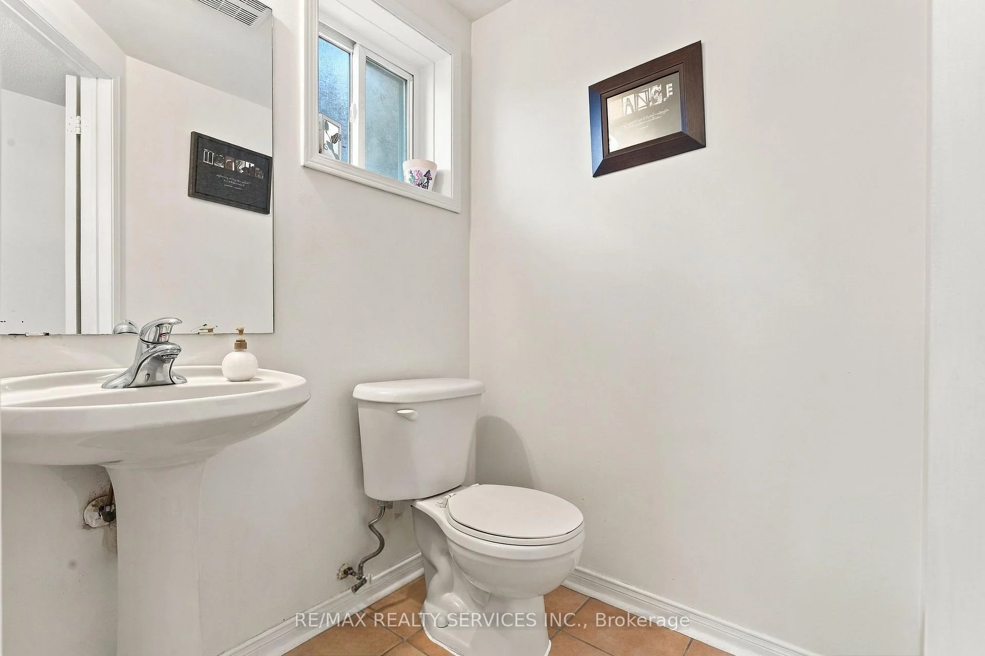 Photo 10 of 14 Dunure Crescent, Brampton, Fletcher's Meadow — HOMEH