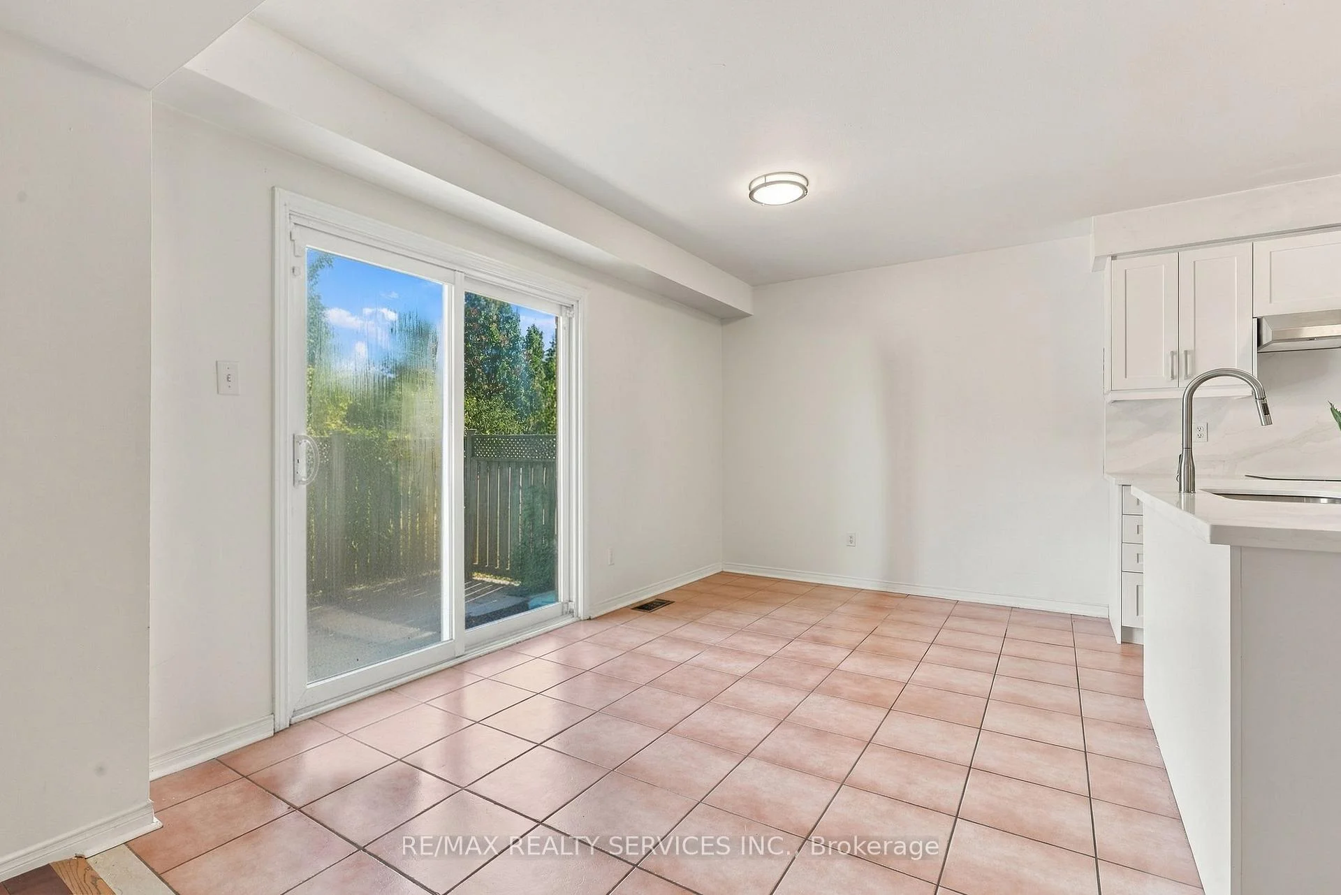 Photo 15 of 14 Dunure Crescent, Brampton, Fletcher's Meadow — HOMEH
