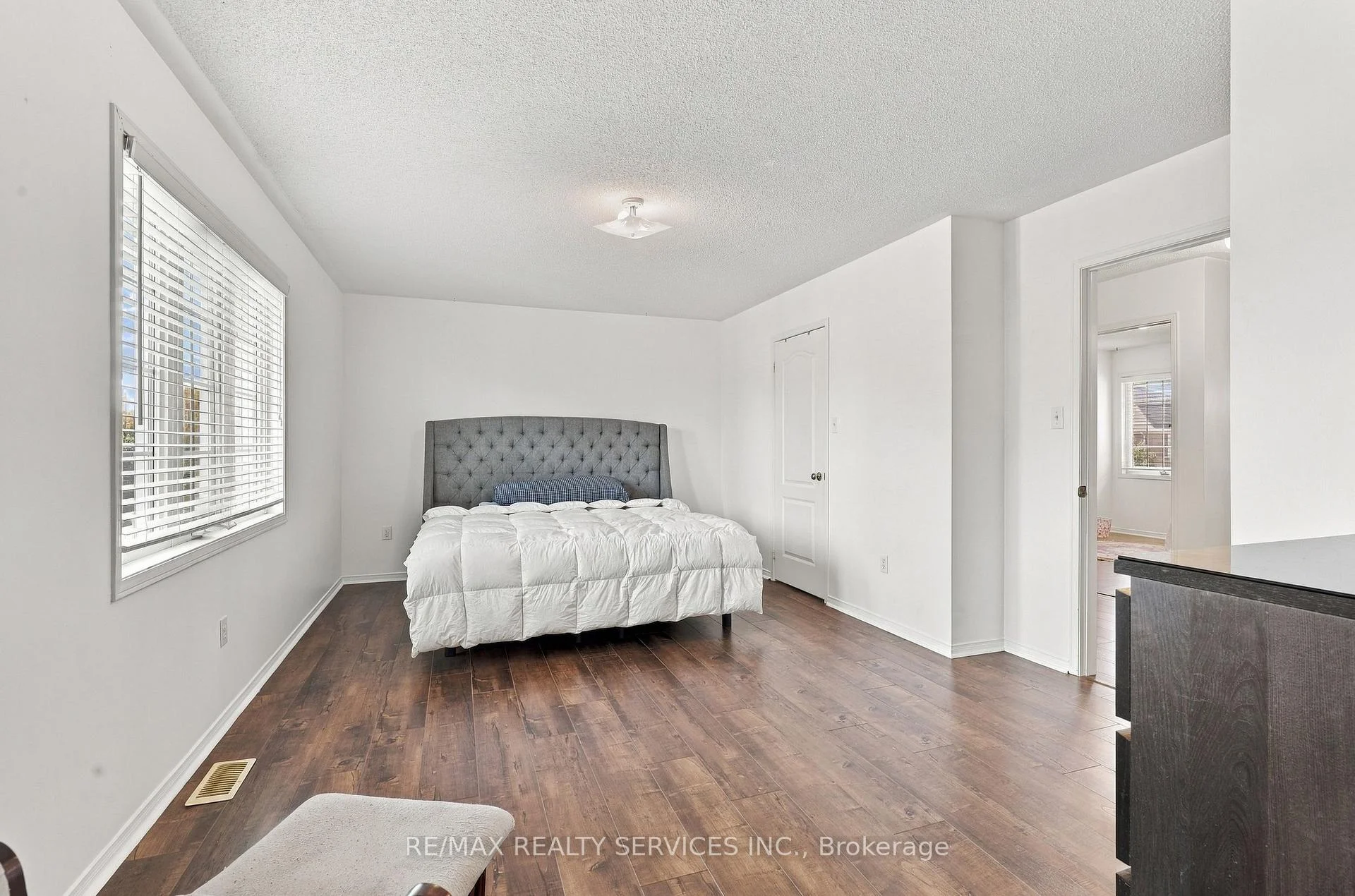 Photo 21 of 14 Dunure Crescent, Brampton, Fletcher's Meadow — HOMEH