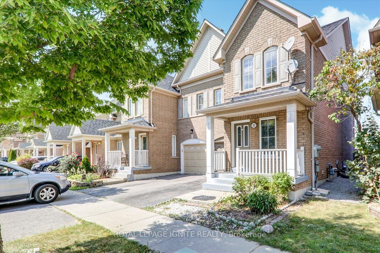 Photo 2 of 32 Tansley Crescent, Ajax, Northeast Ajax — HOMEH