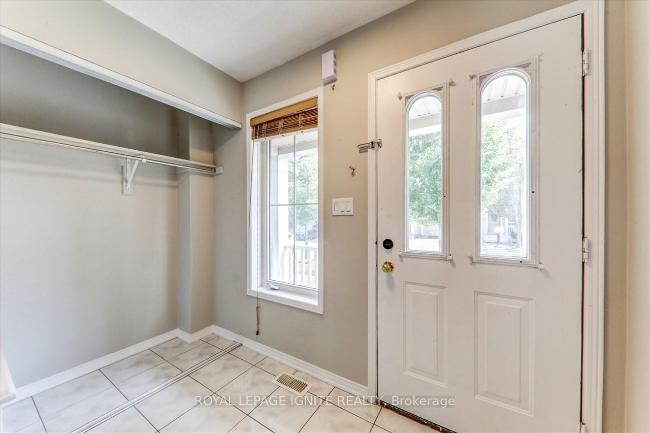 Photo 5 of 32 Tansley Crescent, Ajax, Northeast Ajax — HOMEH