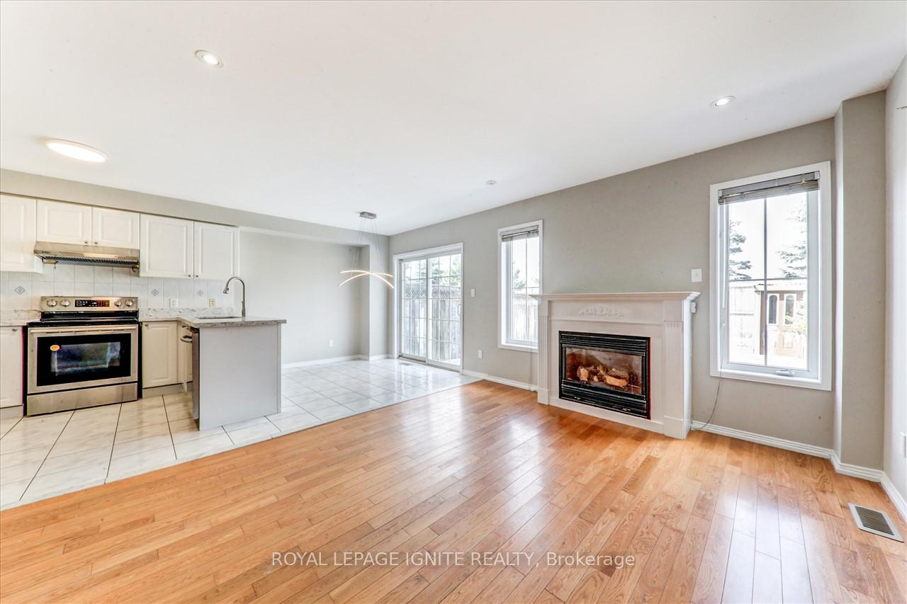 Photo 10 of 32 Tansley Crescent, Ajax, Northeast Ajax — HOMEH