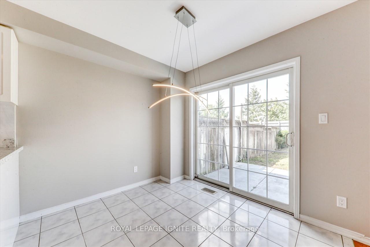 Photo 15 of 32 Tansley Crescent, Ajax, Northeast Ajax — HOMEH