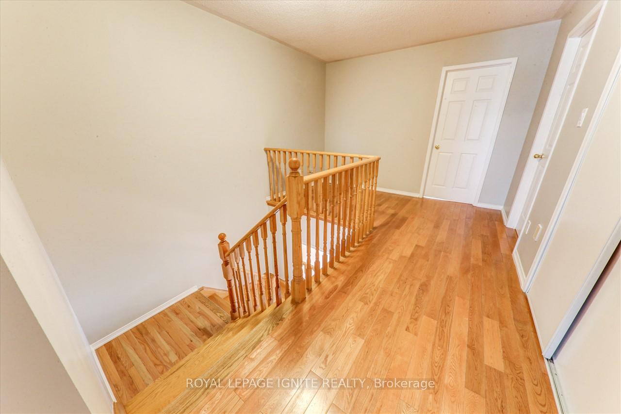 Photo 17 of 32 Tansley Crescent, Ajax, Northeast Ajax — HOMEH