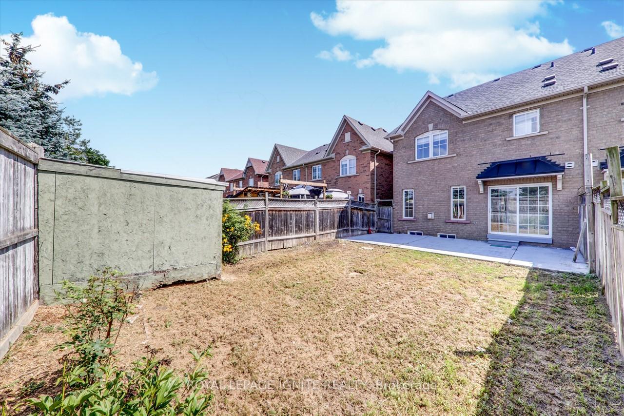 Photo 33 of 32 Tansley Crescent, Ajax, Northeast Ajax — HOMEH