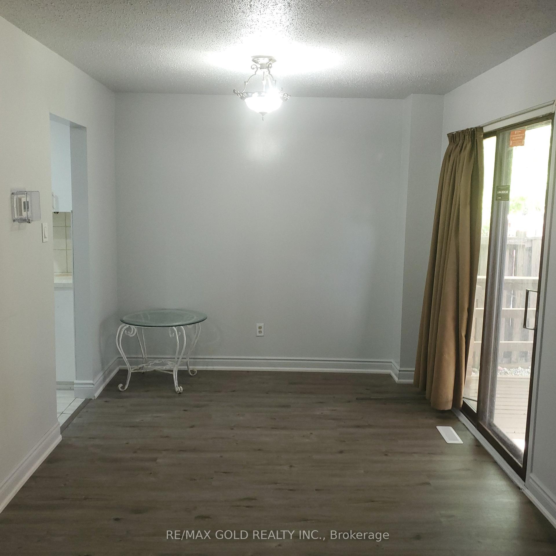 Photo 11 of 7 Auld Croft Road, Etobicoke, West Humber-Clairville — HOMEH