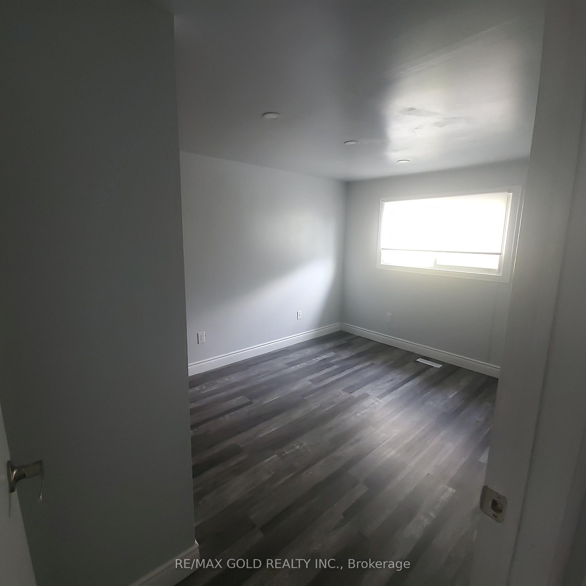 Photo 19 of 7 Auld Croft Road, Etobicoke, West Humber-Clairville — HOMEH