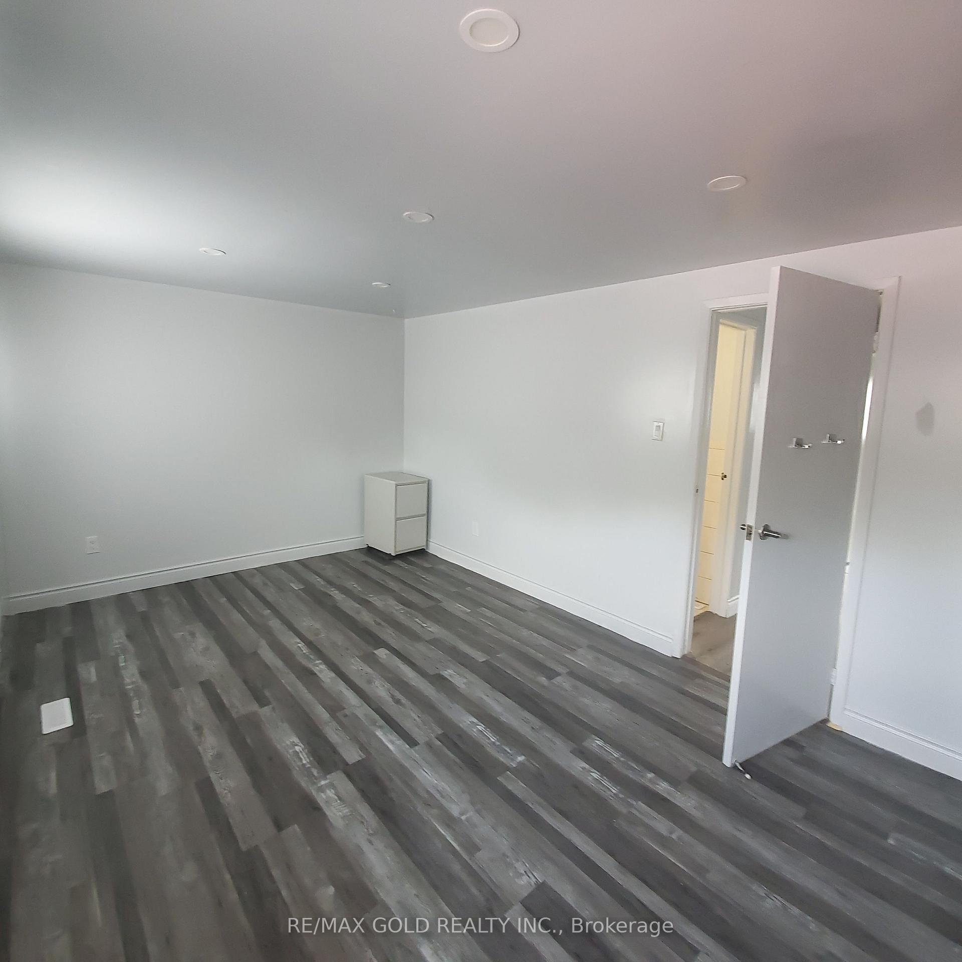 Photo 23 of 7 Auld Croft Road, Etobicoke, West Humber-Clairville — HOMEH