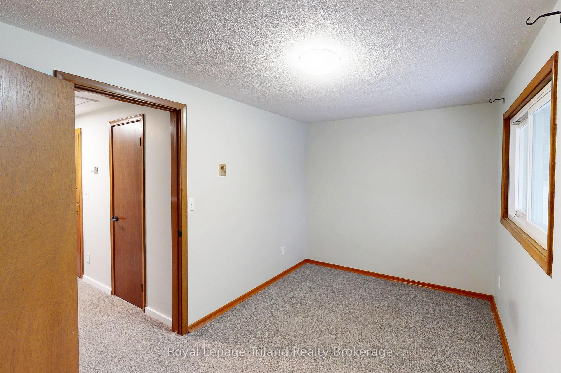 Photo 11 of 653 Northdale Drive, Woodstock, Woodstock - North — HOMEH