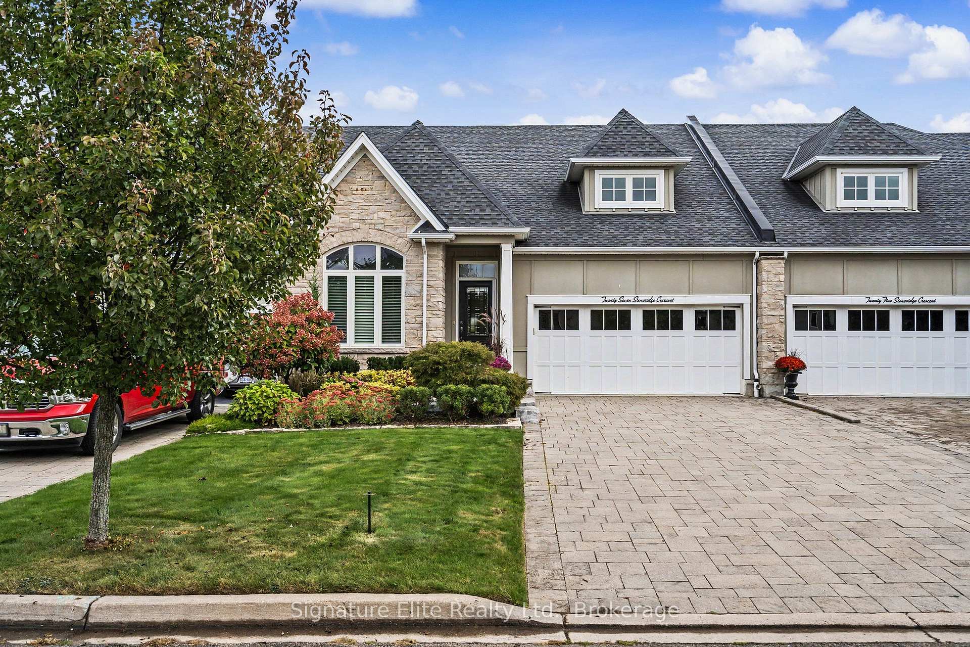 Photo of 27 Stoneridge Crescent