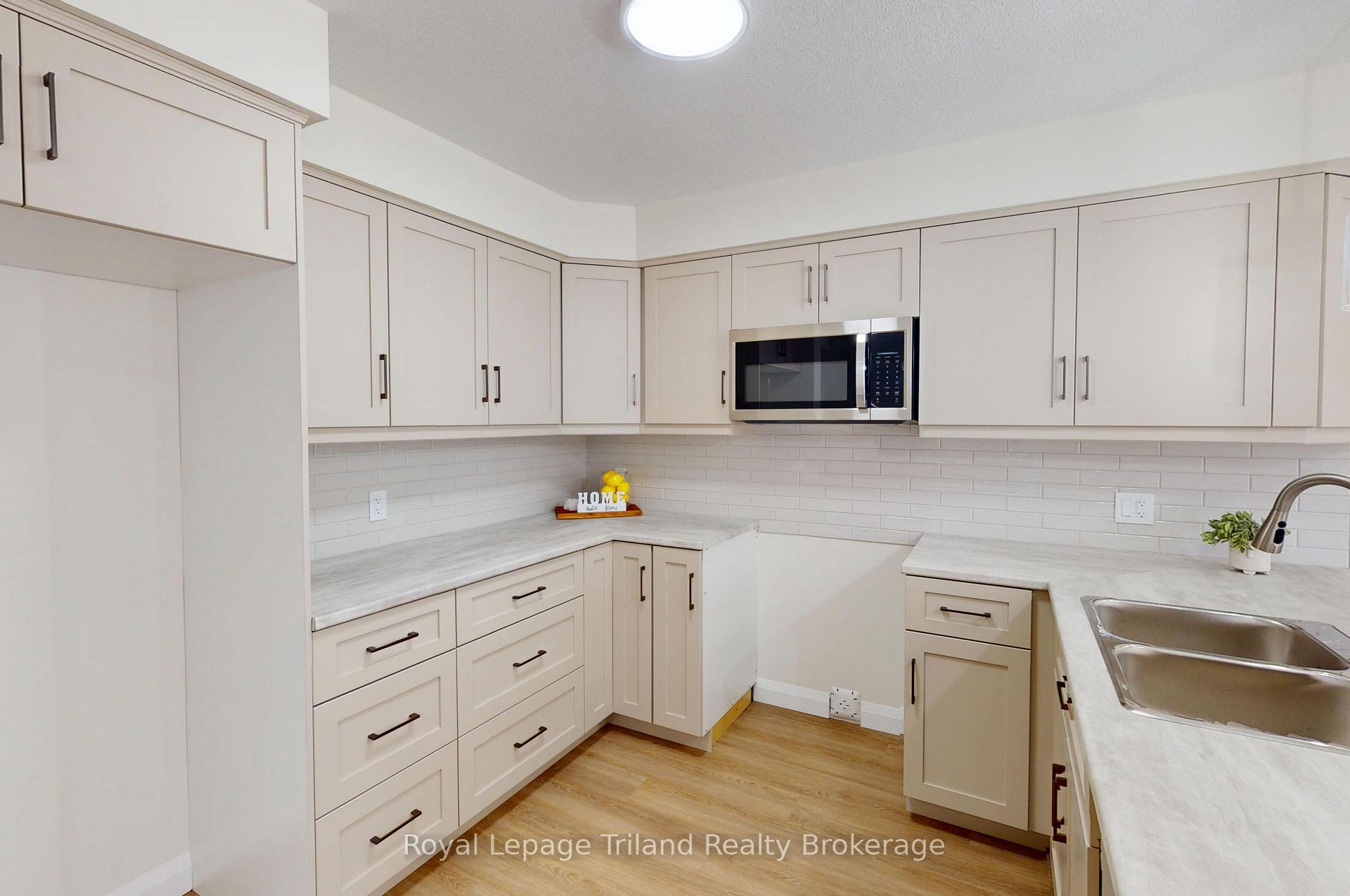 Photo 4 of Unit B, 137 Wimpole Street, West Perth, Mitchell — HOMEH