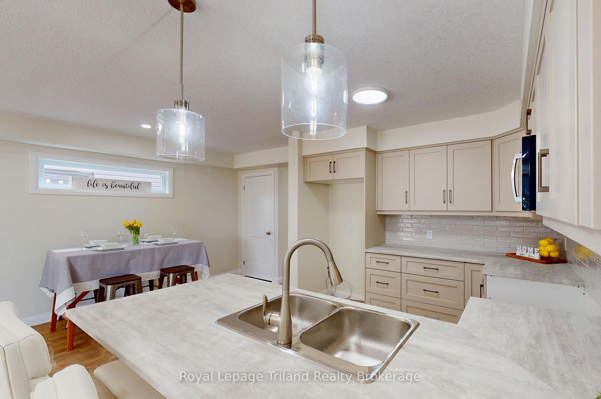 Photo 7 of Unit B, 137 Wimpole Street, West Perth, Mitchell — HOMEH