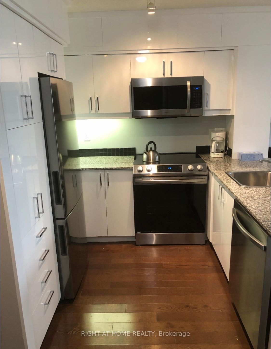 Photo 2 of Unit 2105, 33 Sheppard Avenue E, North York, Willowdale East — HOMEH