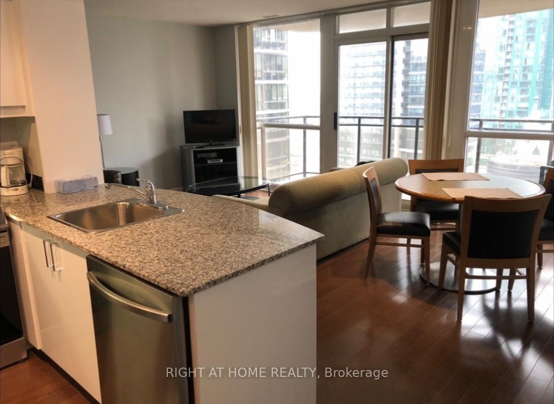 Photo 6 of Unit 2105, 33 Sheppard Avenue E, North York, Willowdale East — HOMEH