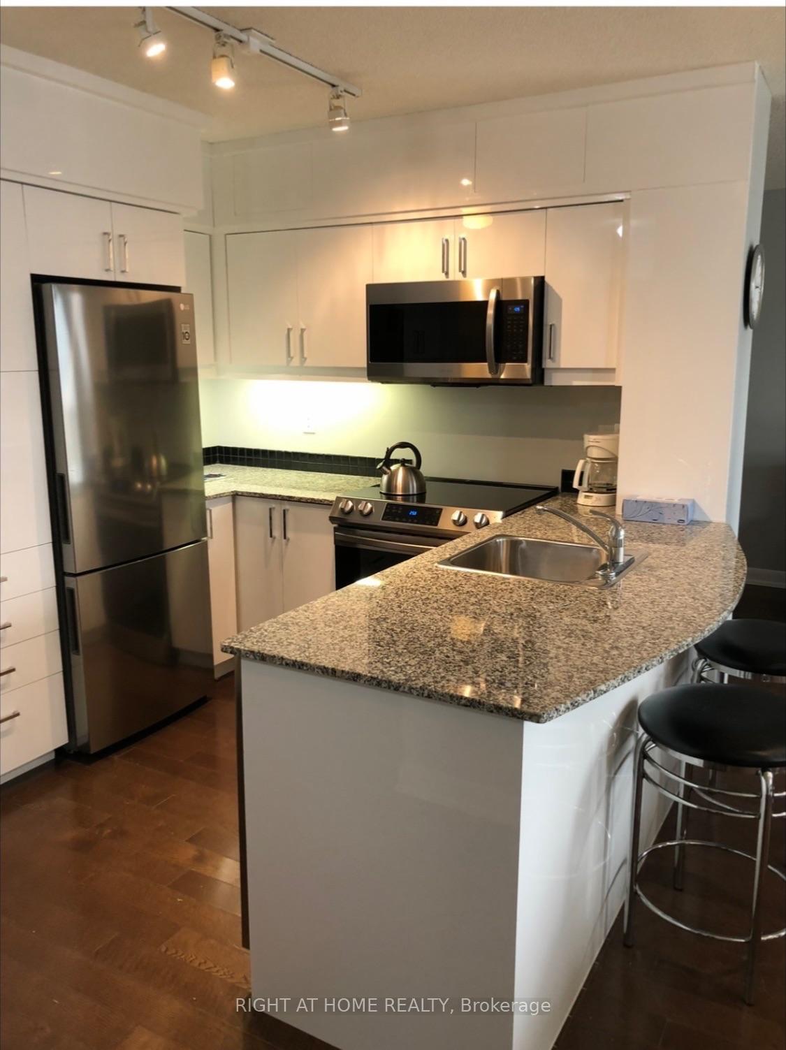 Photo 7 of Unit 2105, 33 Sheppard Avenue E, North York, Willowdale East — HOMEH