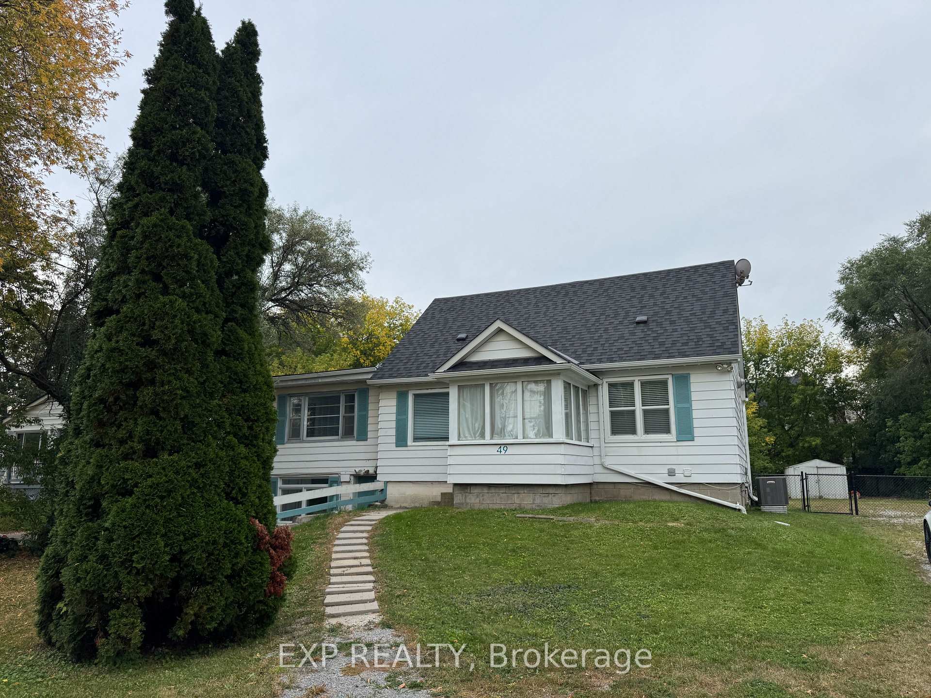 Photo 2 of 49 Sunset Beach Road, Richmond Hill, Oak Ridges Lake Wilcox — HOMEH
