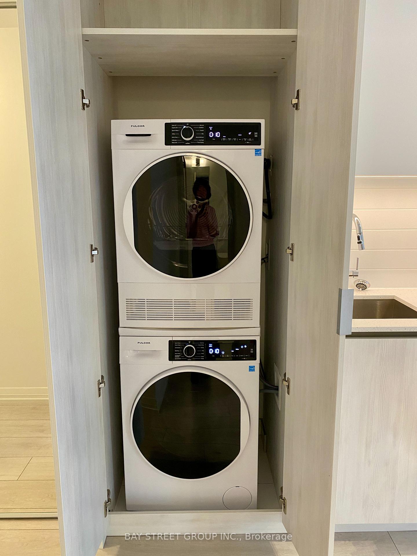 Photo 4 of Unit 2812, 400 King Street W, Toronto, Waterfront Communities — HOMEH