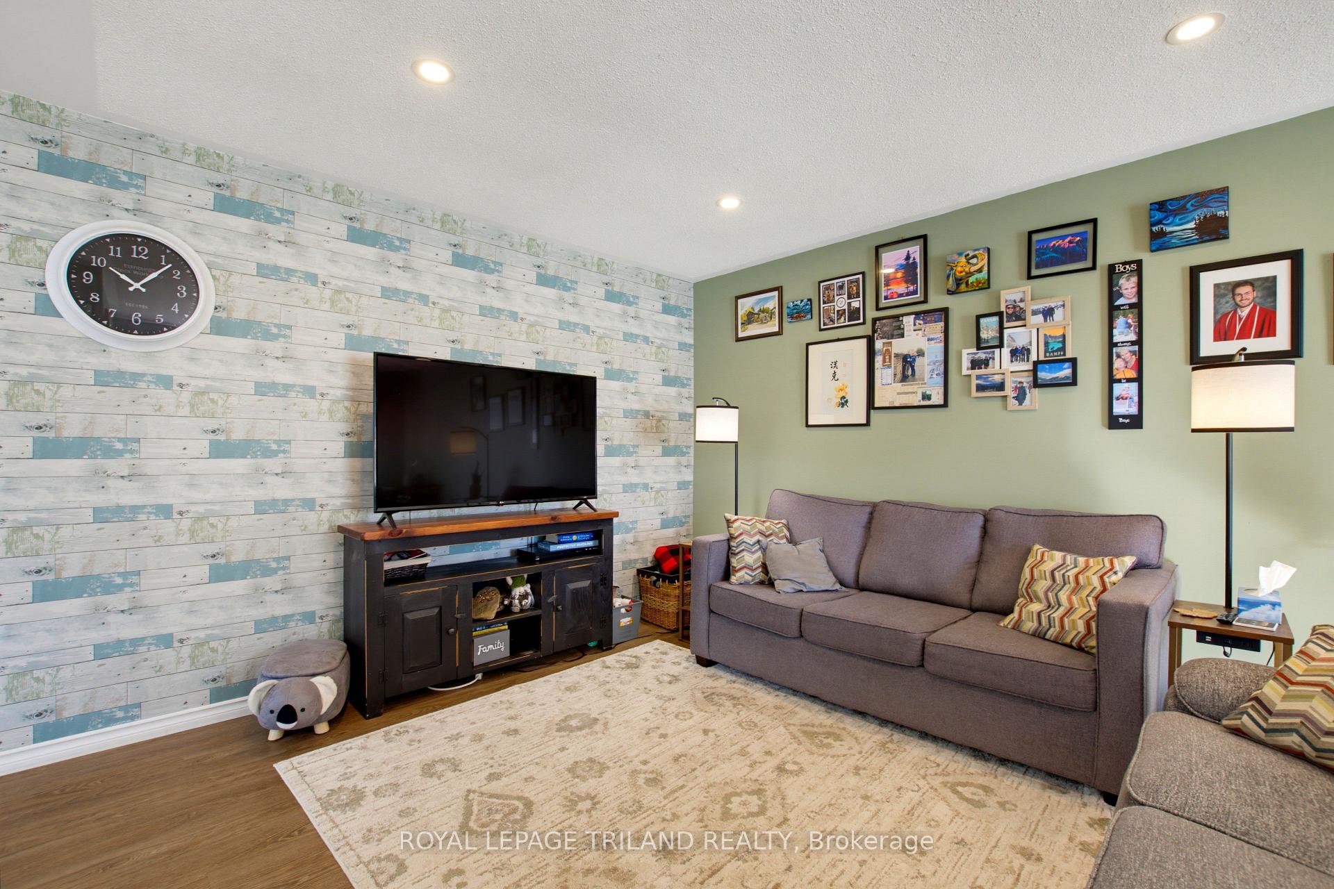 Photo 2 of 128 Highview Drive, St. Thomas — HOMEH