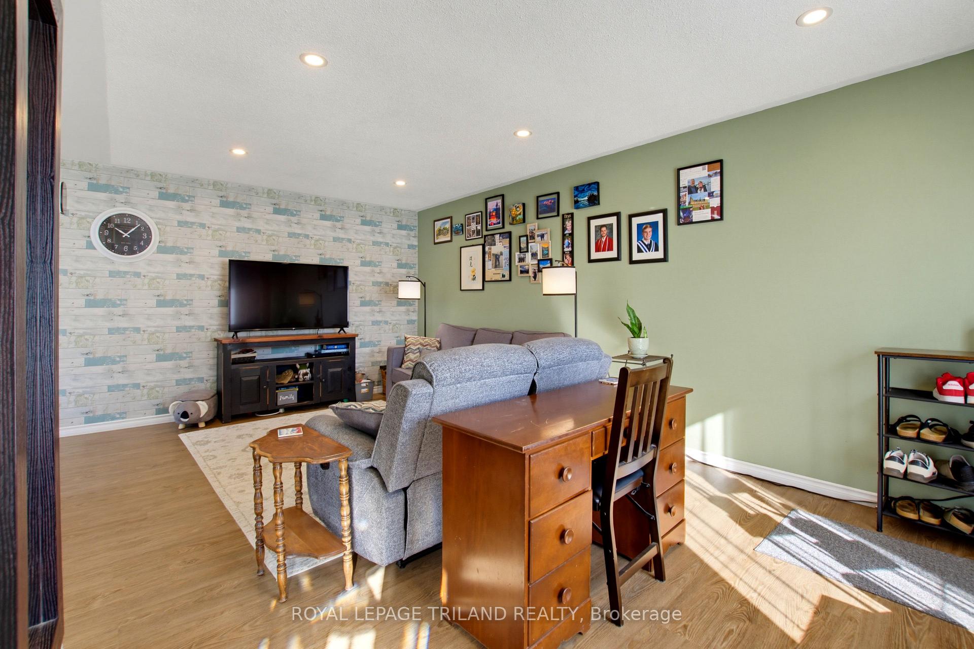 Photo 11 of 128 Highview Drive, St. Thomas — HOMEH