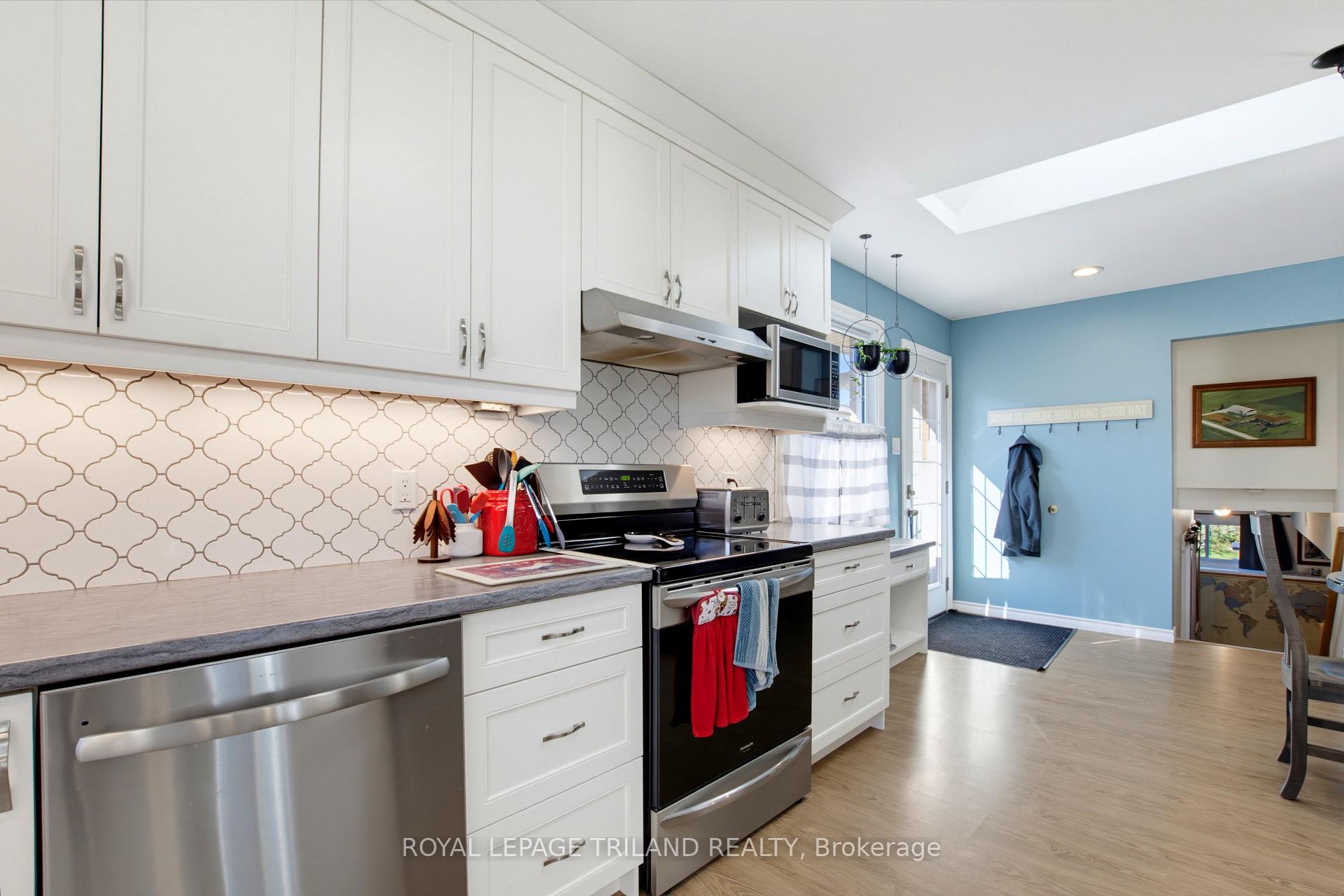 Photo 16 of 128 Highview Drive, St. Thomas — HOMEH