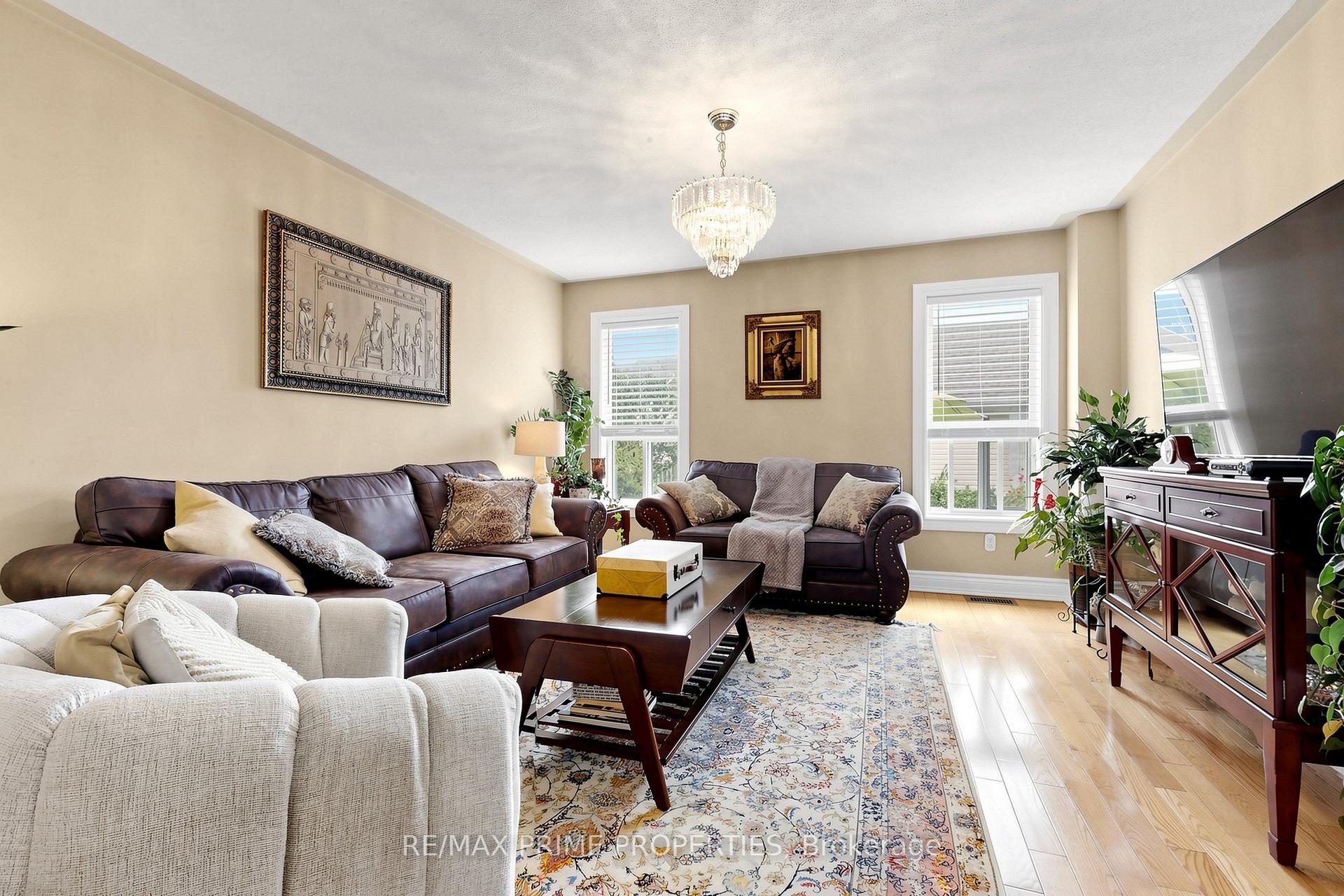 Photo 5 of 101 Settlement Park Avenue, Markham, Cornell — HOMEH