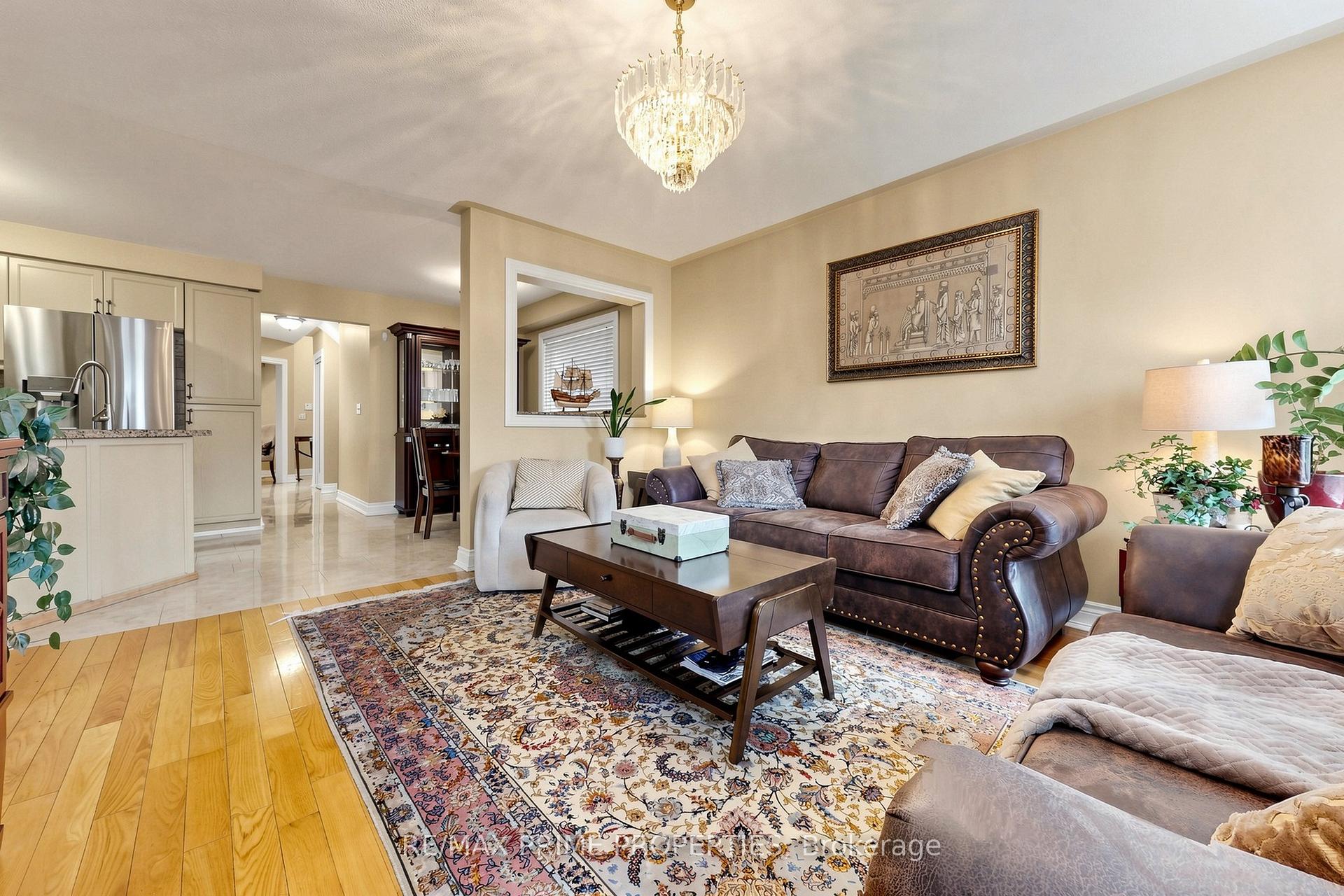 Photo 7 of 101 Settlement Park Avenue, Markham, Cornell — HOMEH