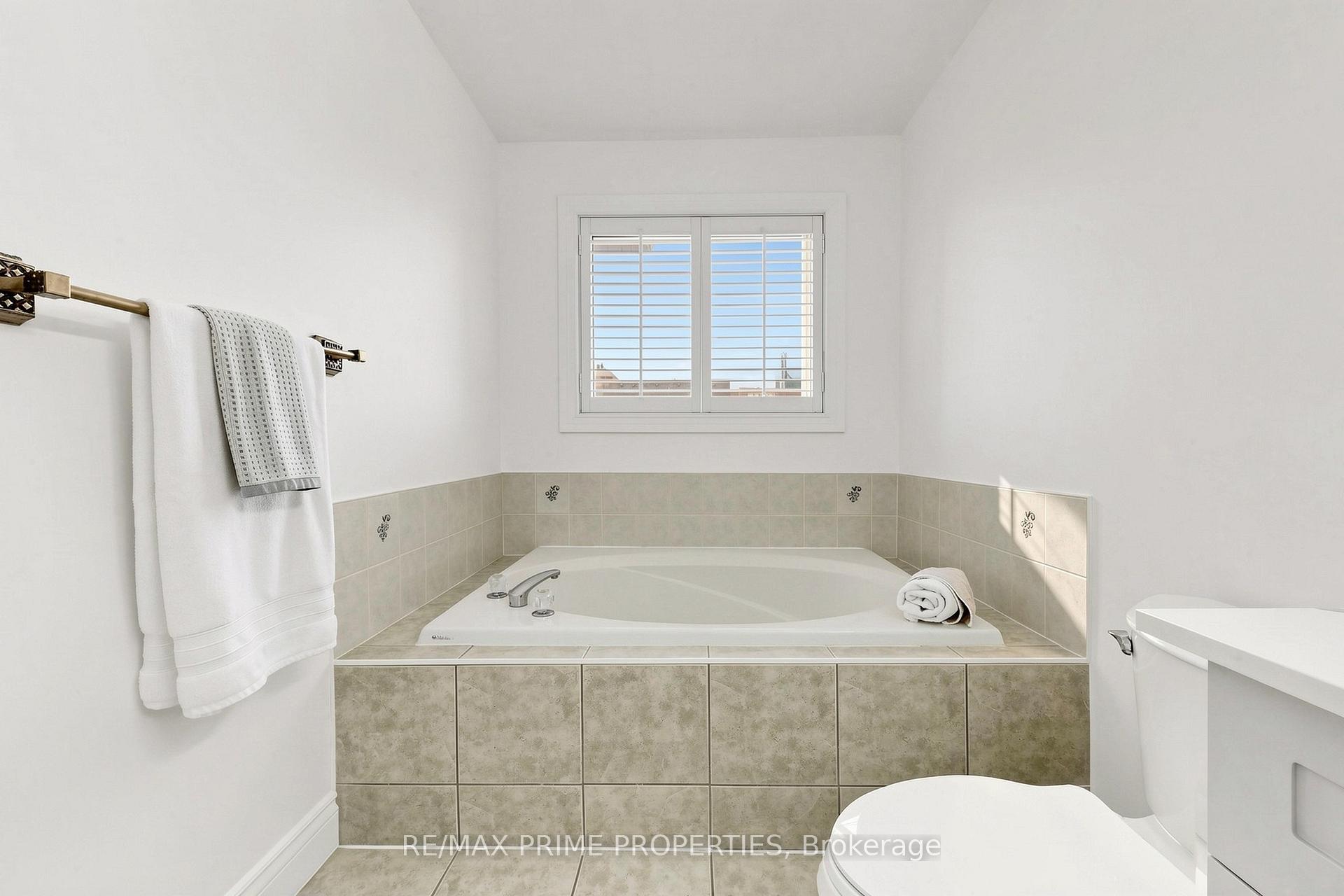 Photo 23 of 101 Settlement Park Avenue, Markham, Cornell — HOMEH