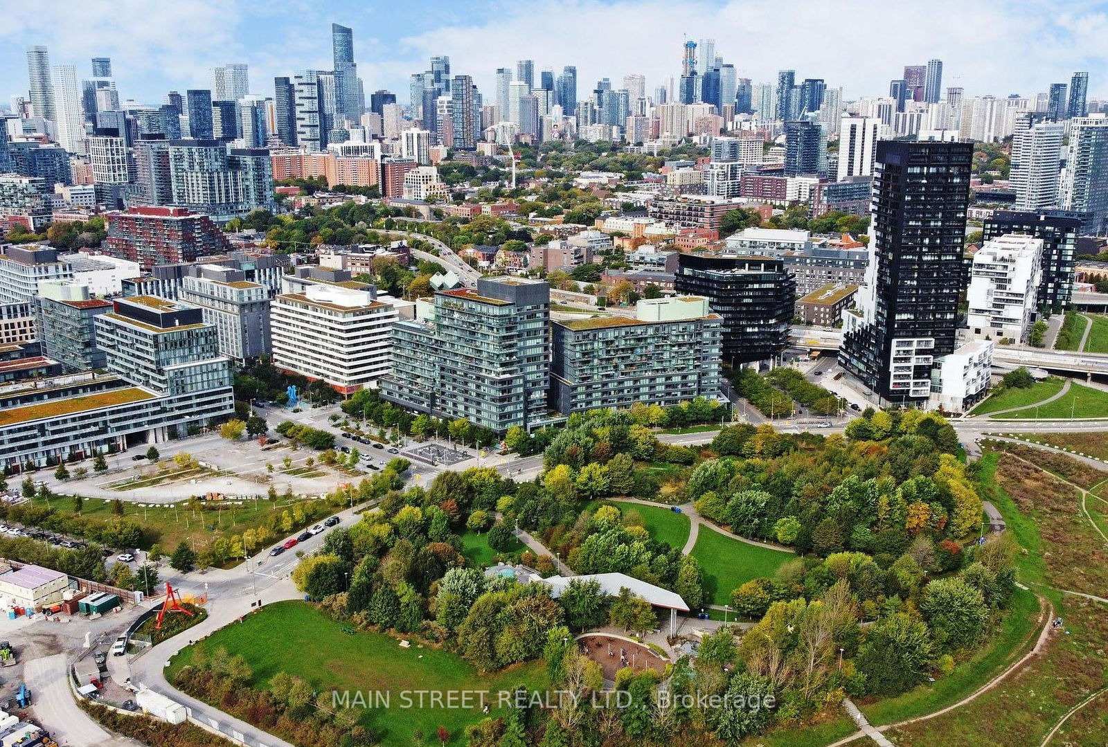Photo 2 of Unit 904, 170 Bayview Avenue, Toronto, Moss Park — HOMEH