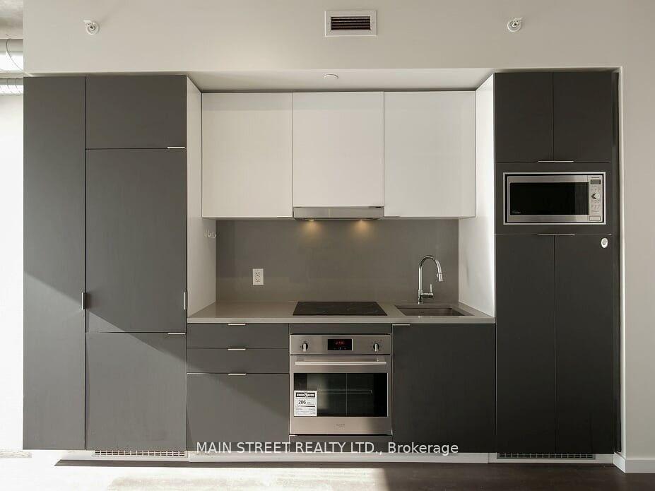 Photo 8 of Unit 904, 170 Bayview Avenue, Toronto, Moss Park — HOMEH