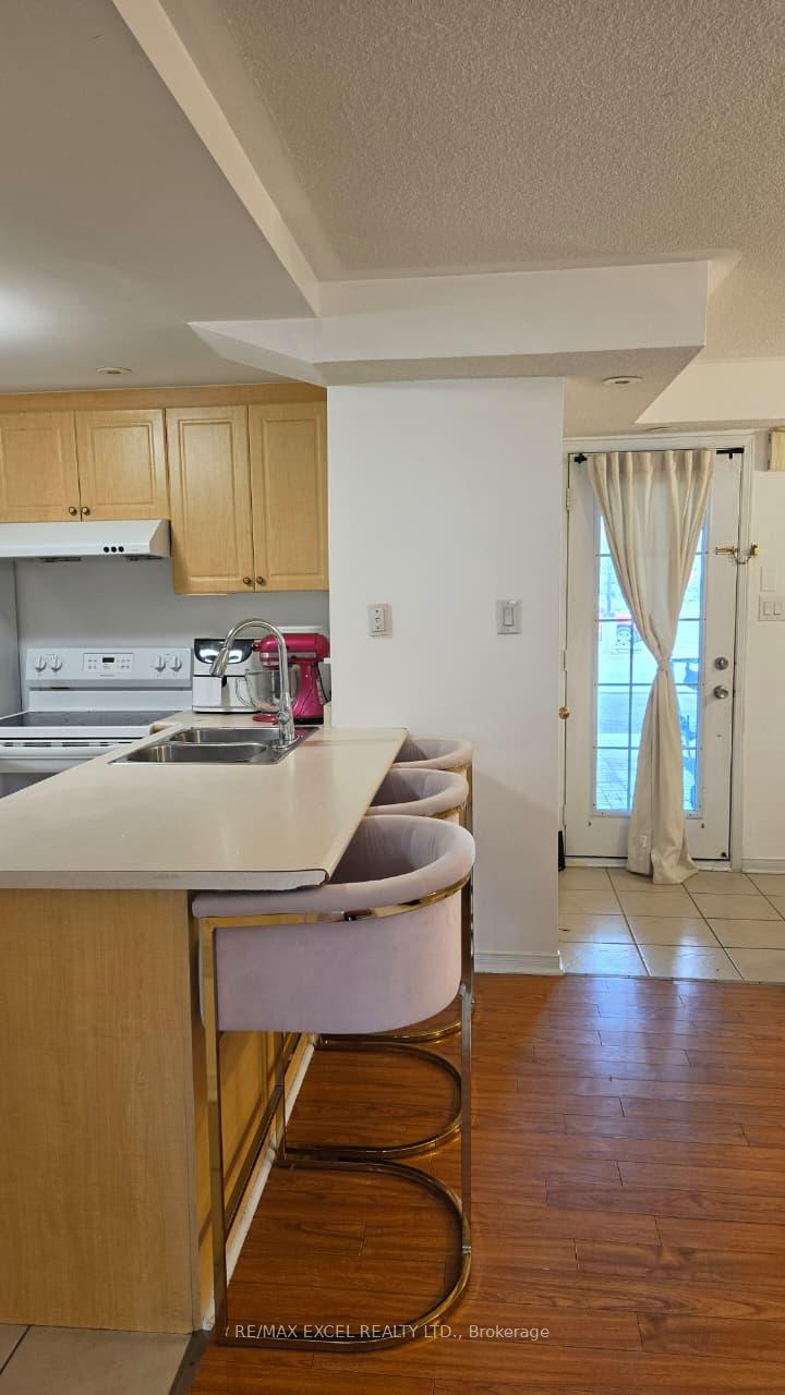 Photo 5 of Unit 2, 42 Pinery Trail, Scarborough, Malvern — HOMEH