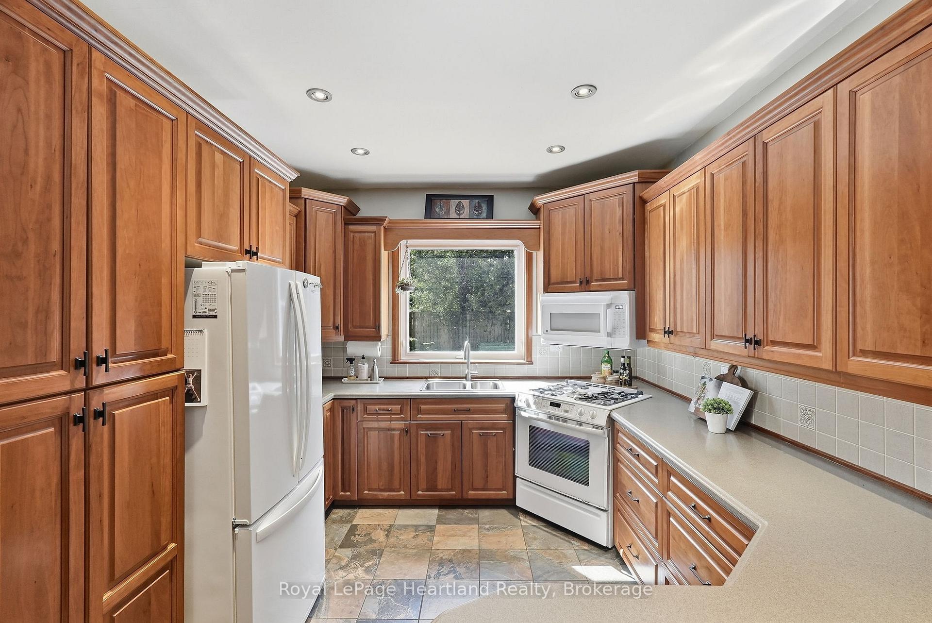 Photo 15 of 160 John Street E, North Huron, Wingham — HOMEH